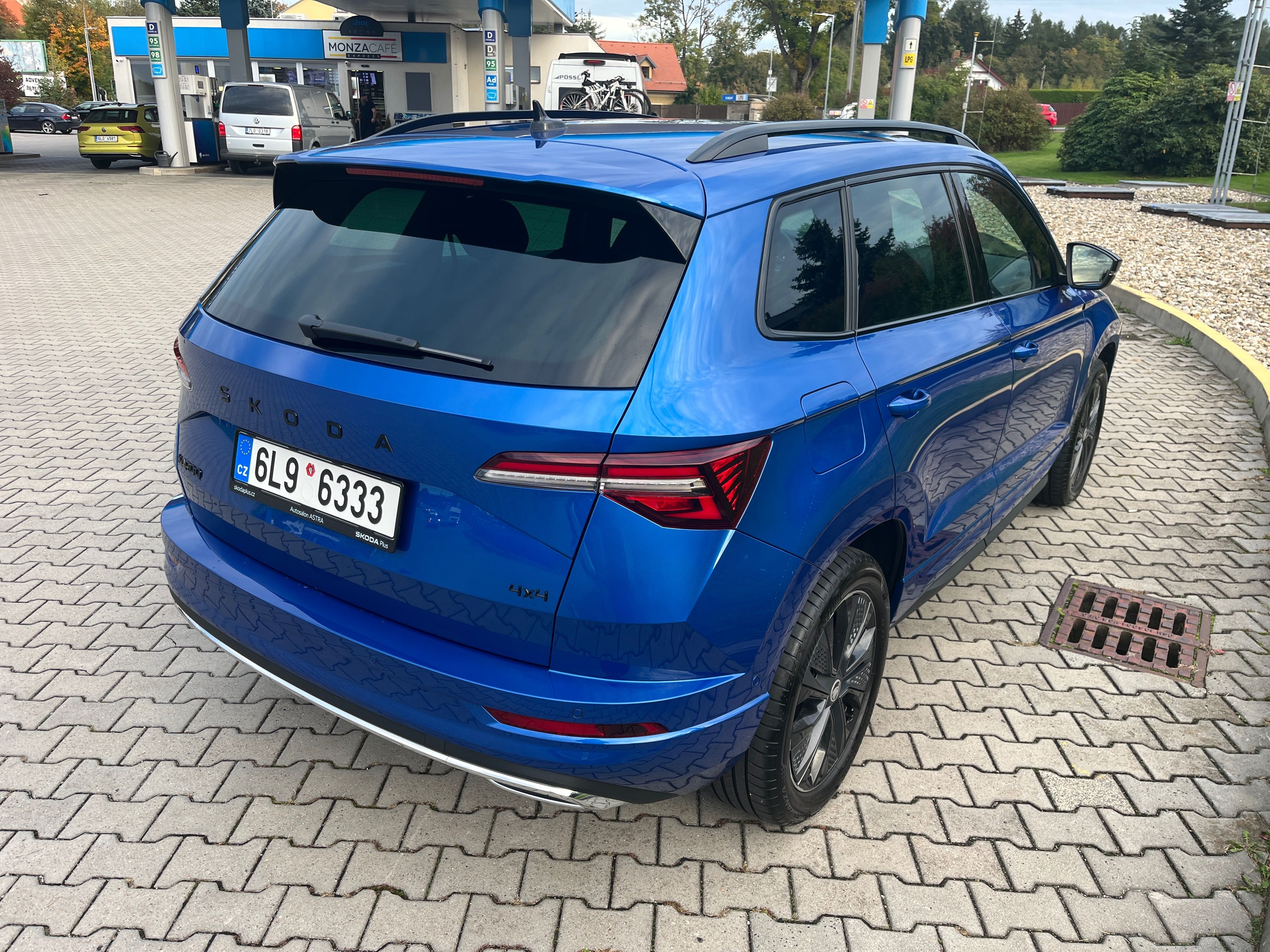 Škoda Karoq, 2.0TSI/140kW 4x4 DSG Sportline - fotka 3