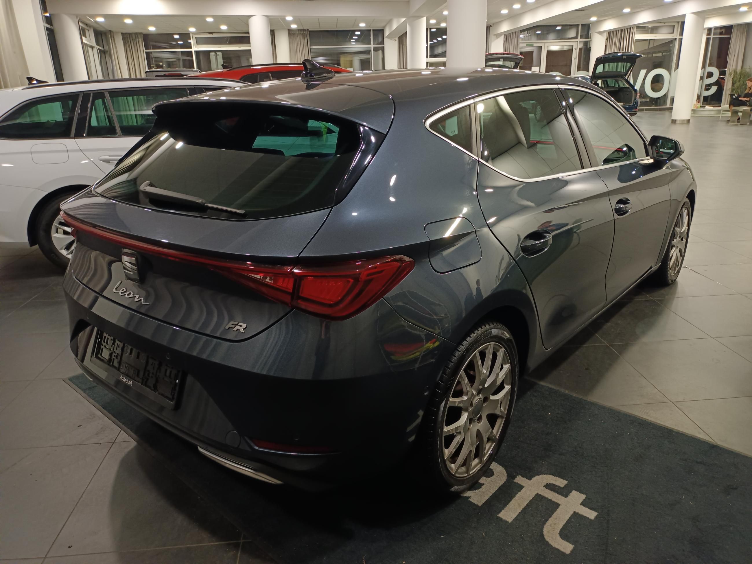 Seat Leon, 1.5 eTSI 110 kW DSG FR - fotka 5