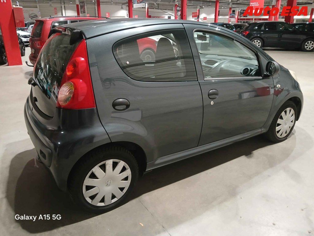 Peugeot 107, 1.0i,ČR - fotka 2