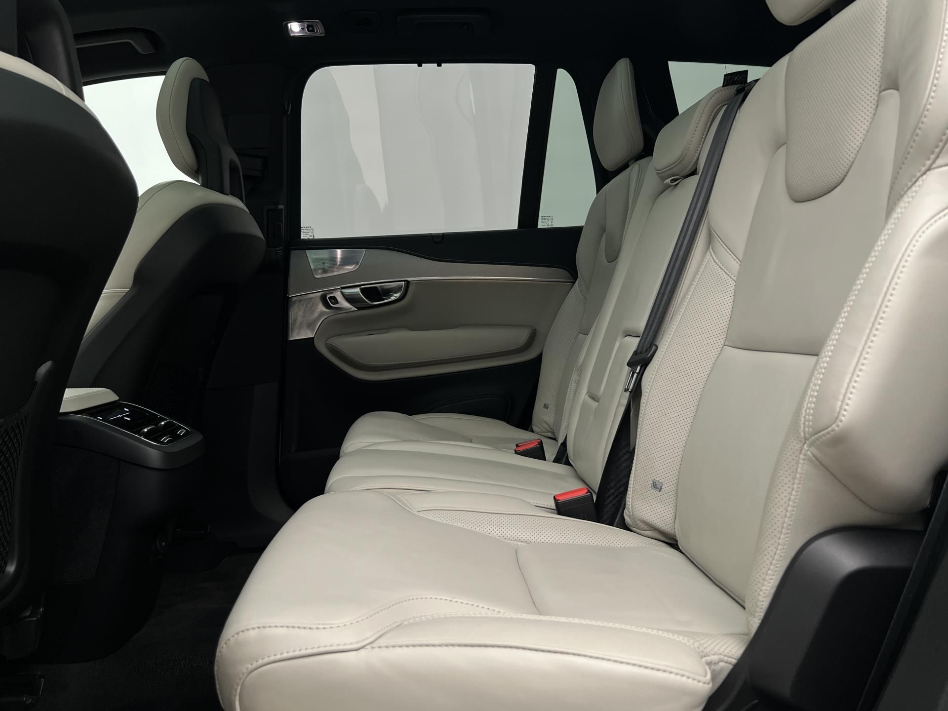 Volvo XC90, B5 AWD R-DESIGN 7 MÍST AUT - fotka 6