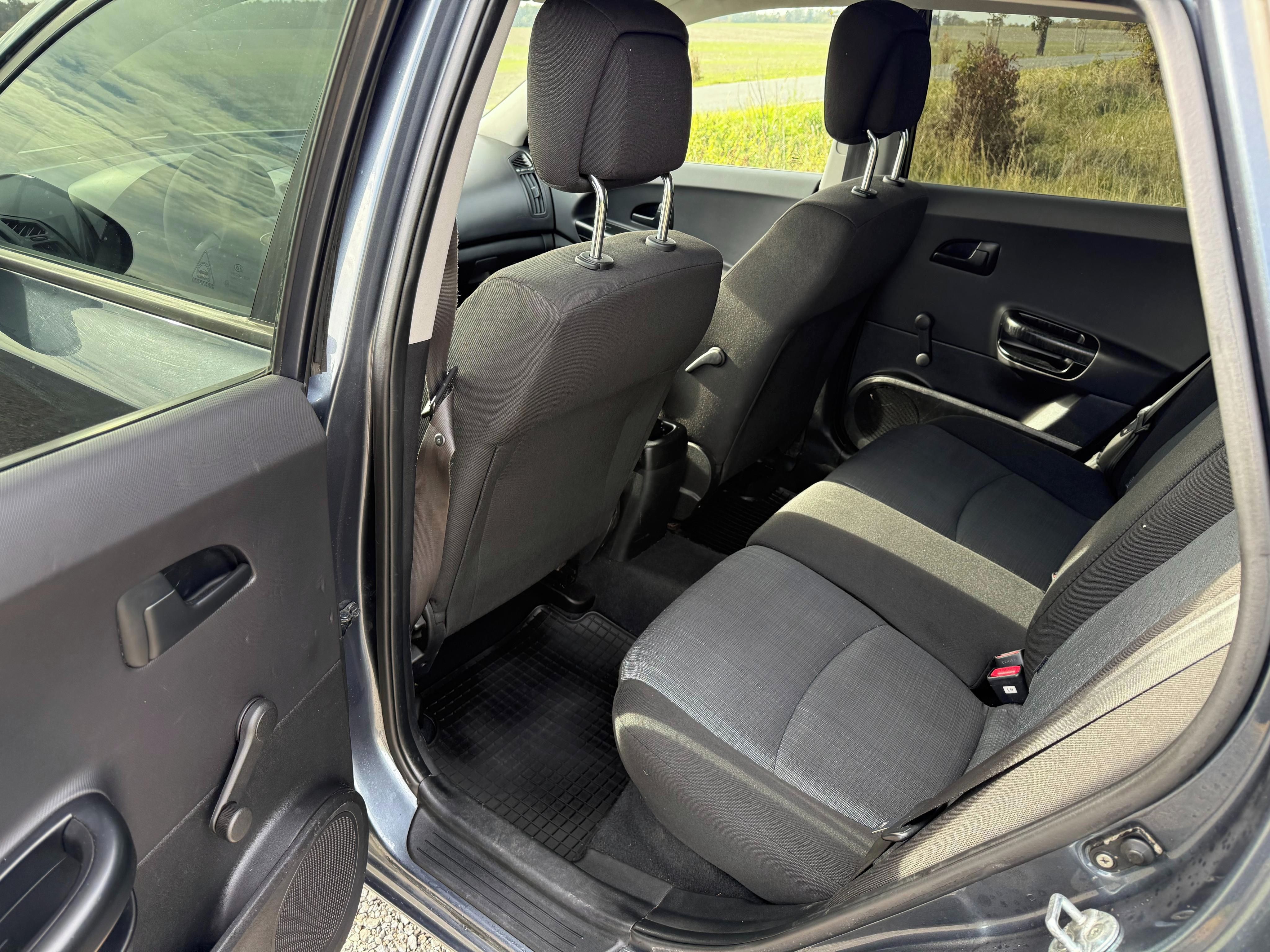 Kia Cee´d, 1.4i [telefon skryt]km - fotka 5