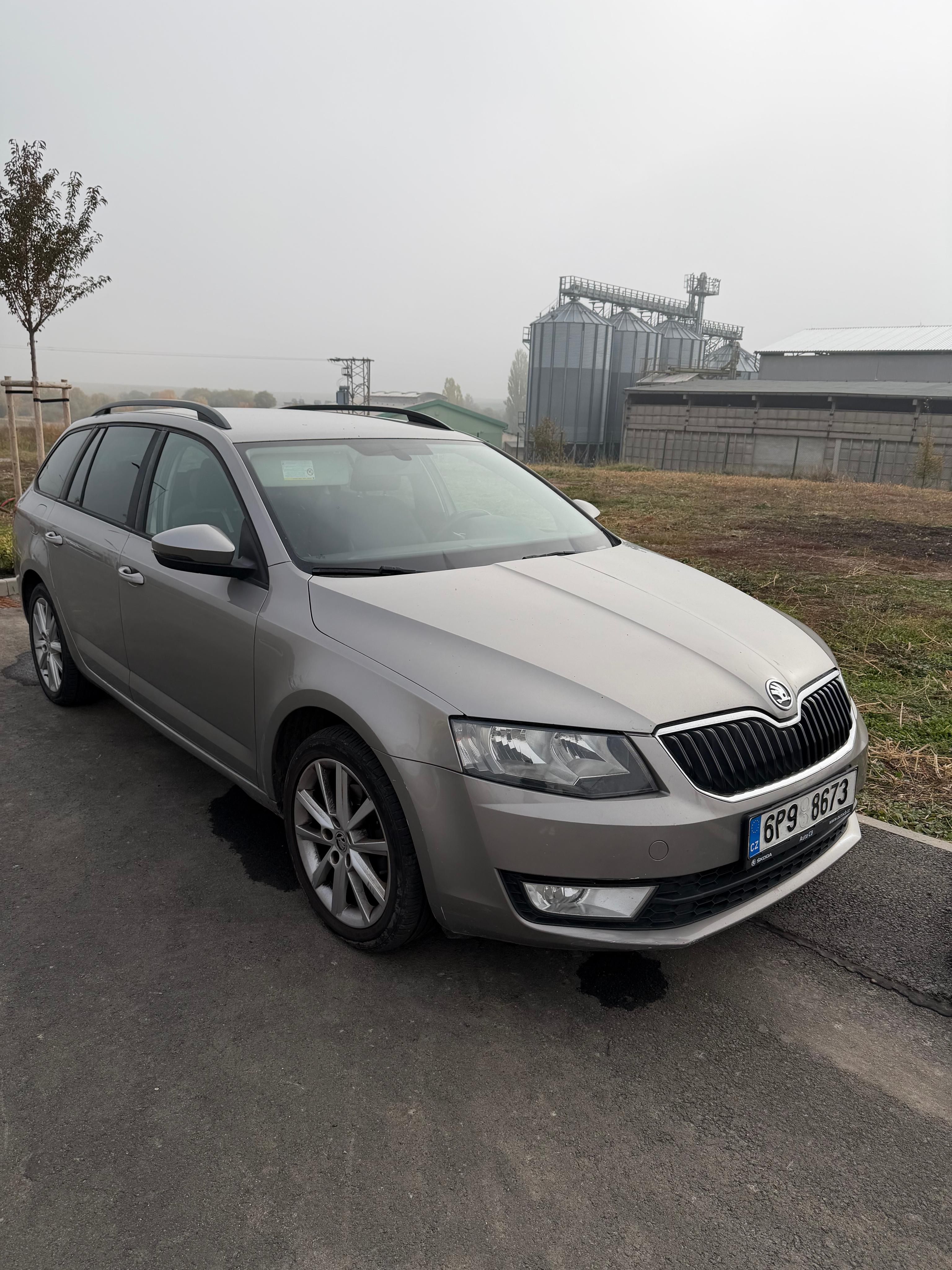 Škoda Octavia - fotka 2