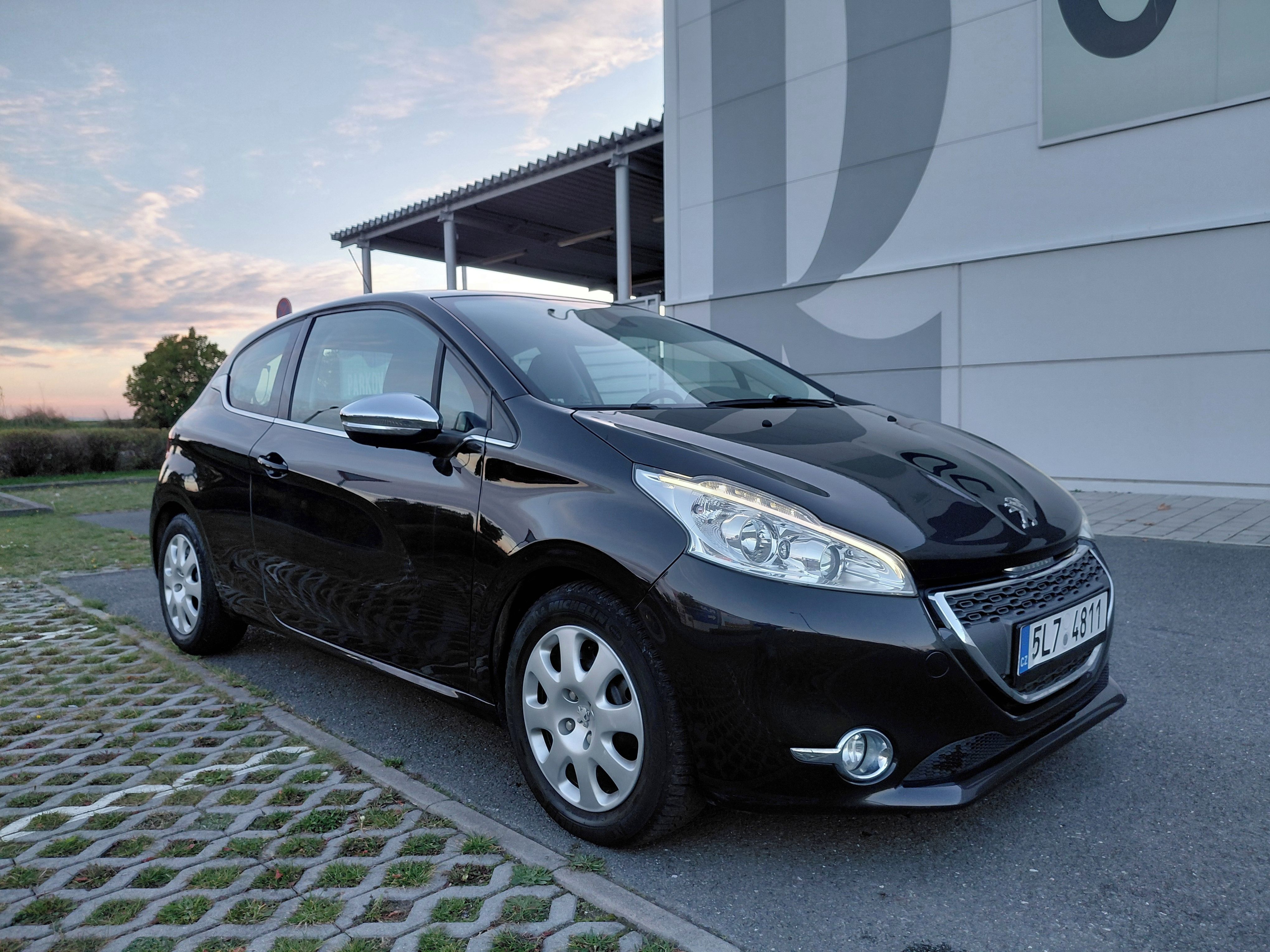 Peugeot 208, 1.6 16V 88KW PĚKNÉ,ZACHOVALÉ