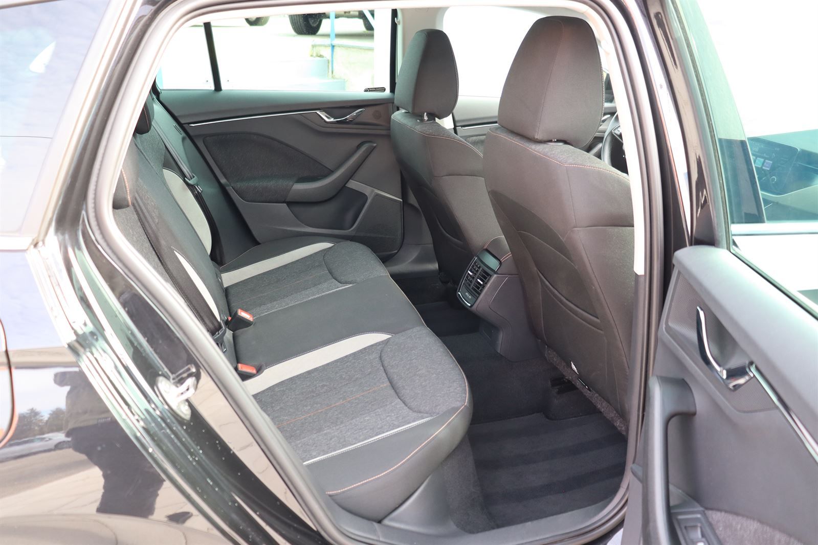 Škoda Scala, 1.5 TSI DSG Style - fotka 6