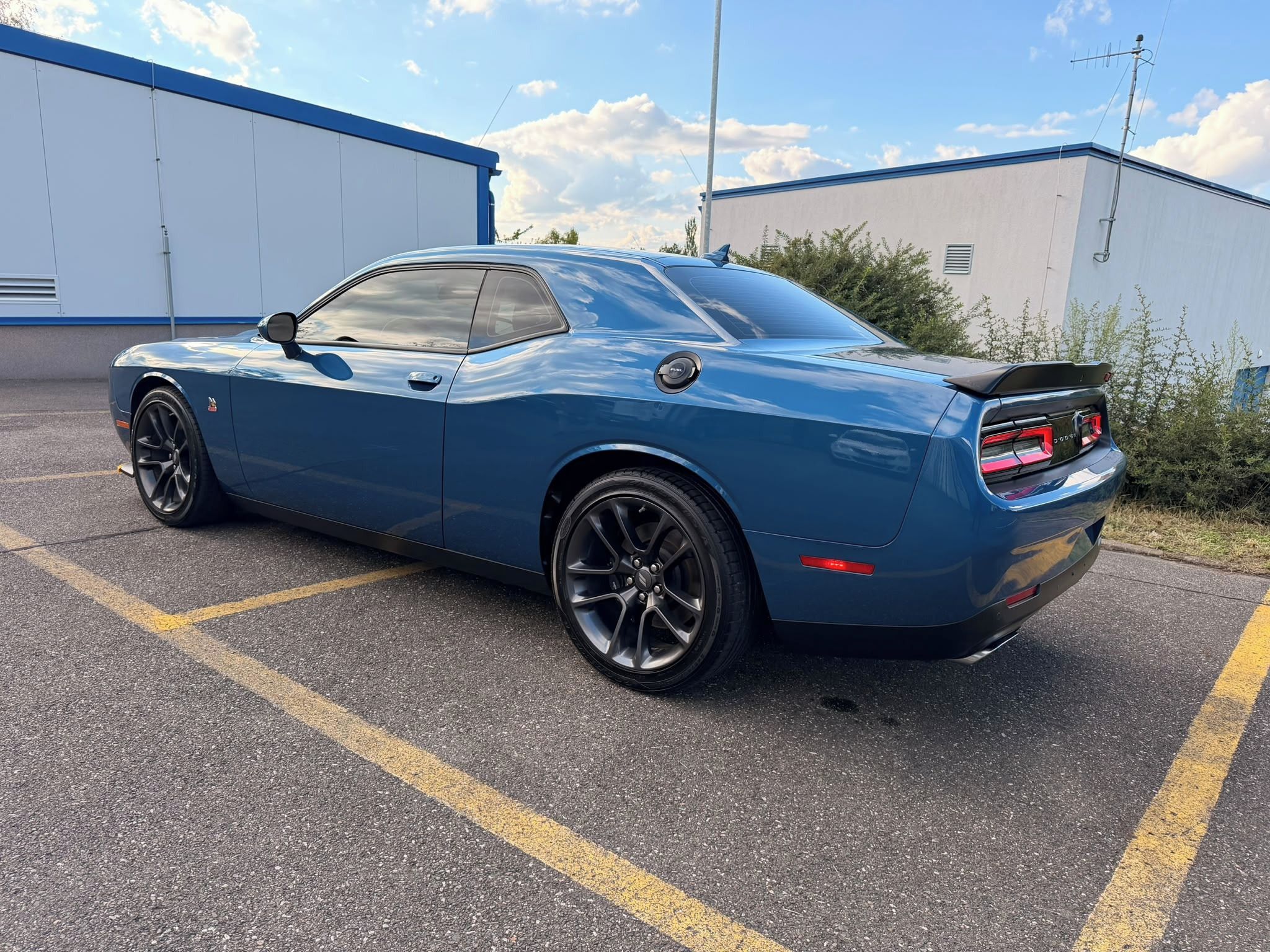 Dodge Challenger, Prodám Dodge Challenger 6.4 - fotka 2