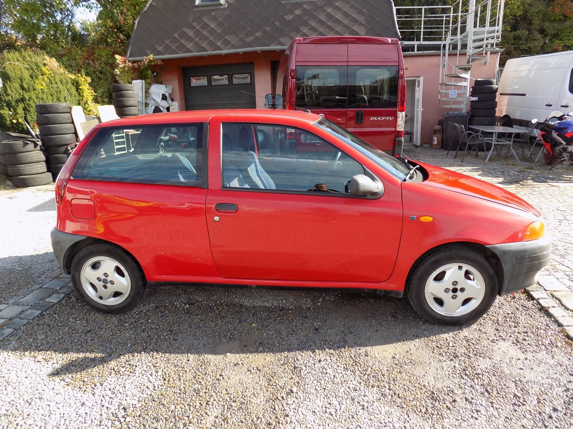 Fiat Punto, 1,2I 54 KWSX CENTRÁL, KLIMA - fotka 6