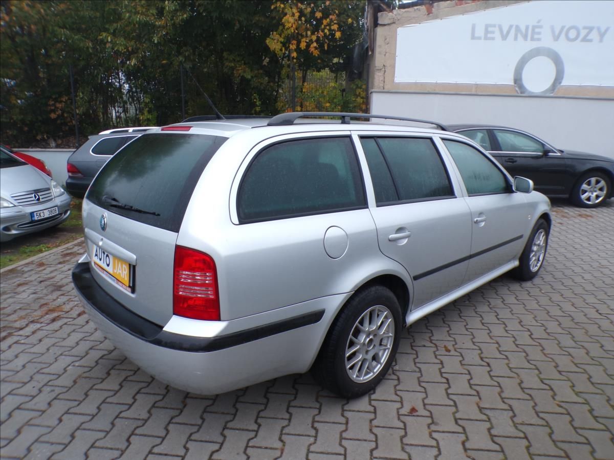 Škoda Octavia, 2,0 i  NOVÉ ROZVODY - fotka 5