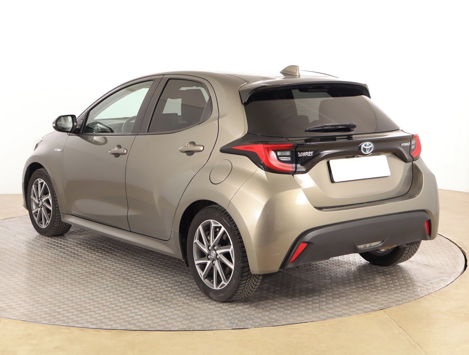 Toyota Yaris, 1.5 VVT-i Hybrid, Automat - fotka 4