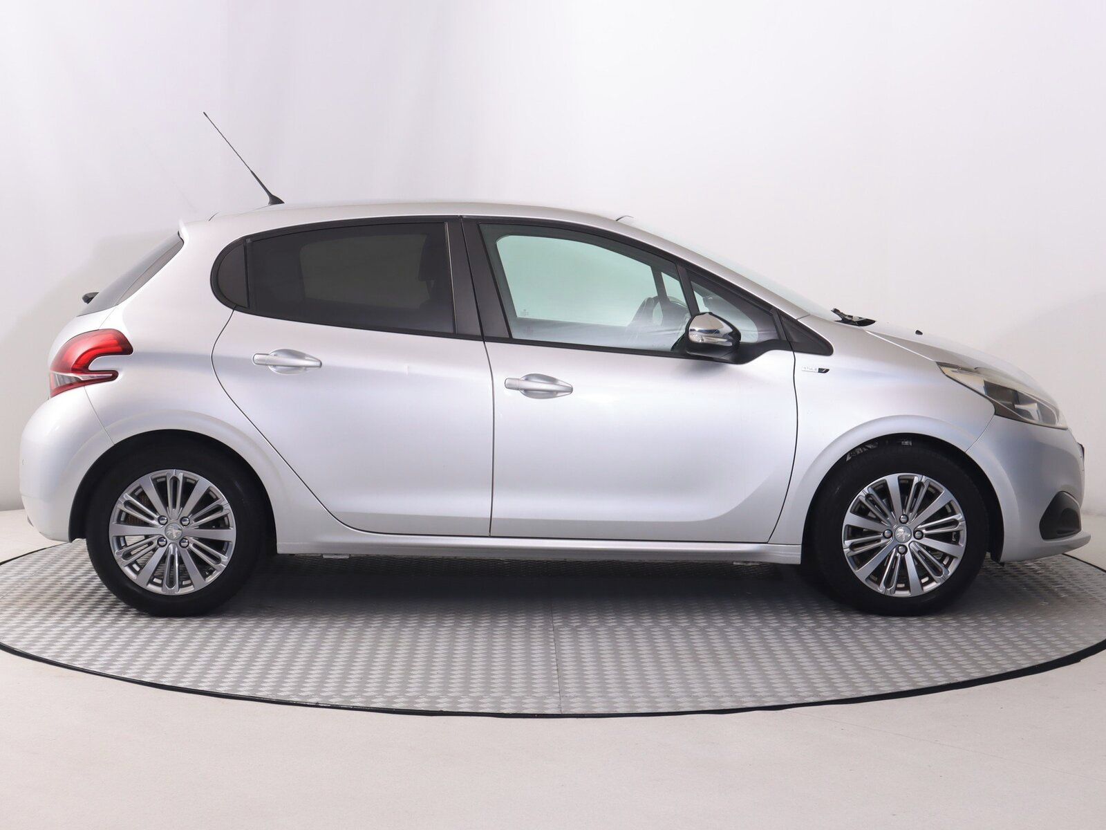 Peugeot 208, 1.2 PureTech, Serv.kniha - fotka 6