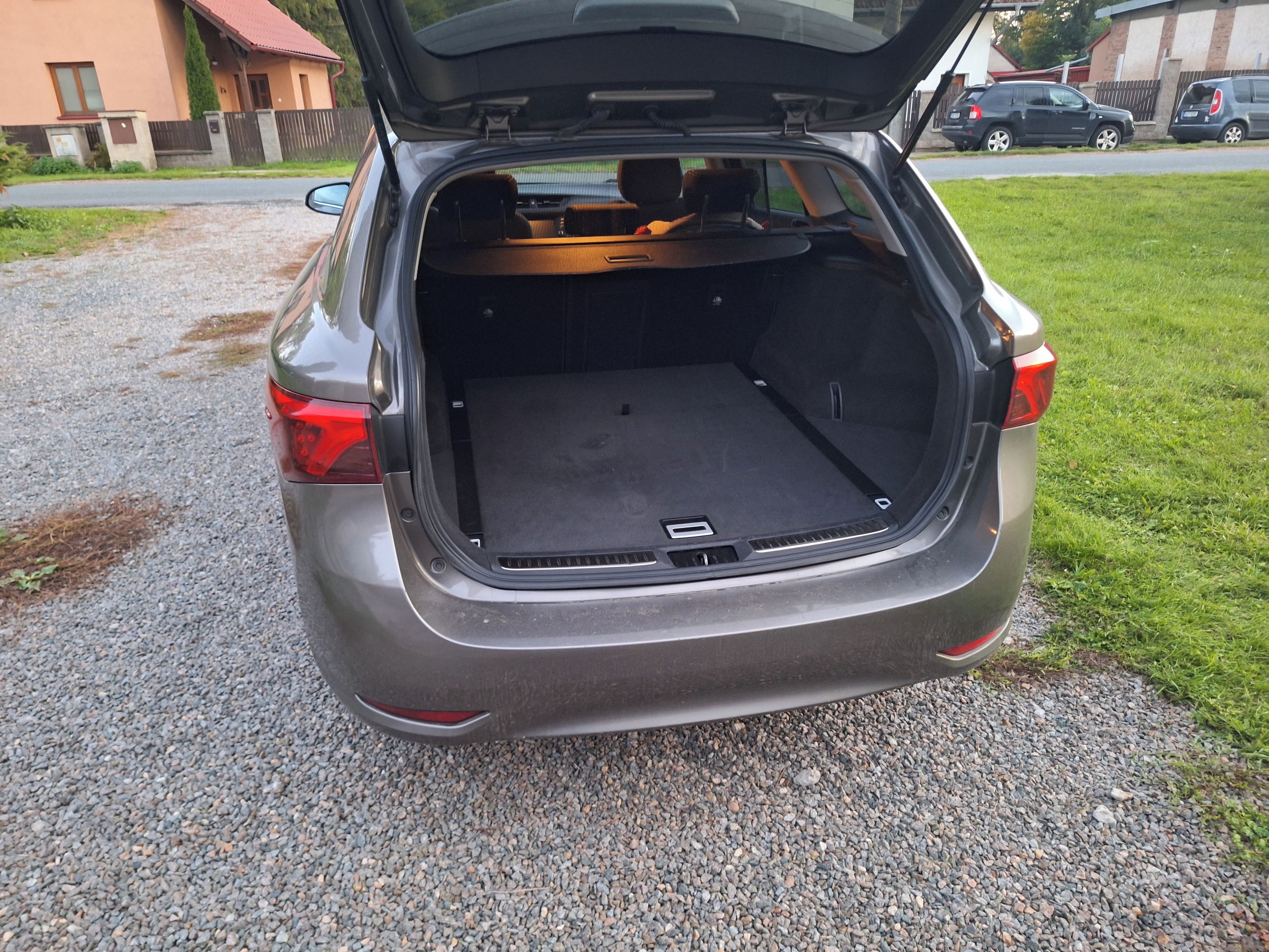 Toyota Avensis, Avensis T27 - servisováno - fotka 5