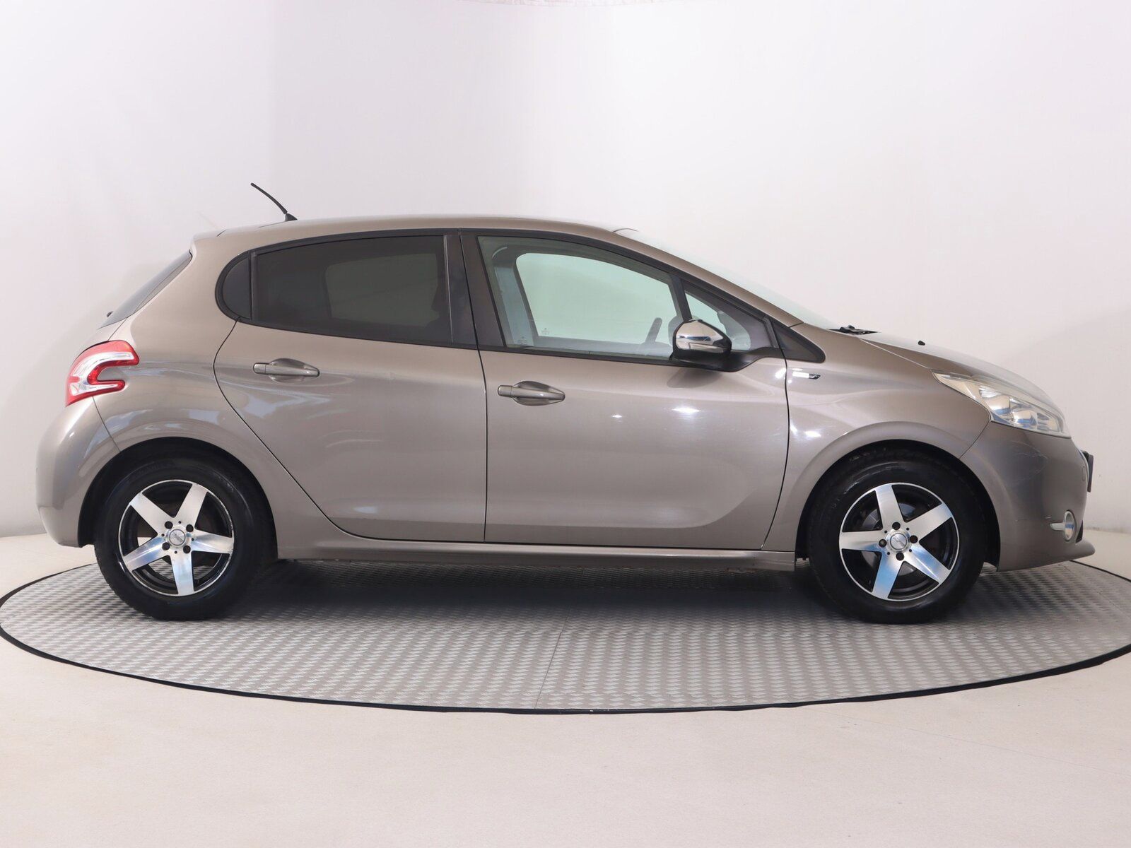 Peugeot 208, 1.2 PureTech, Serv.kniha - fotka 6
