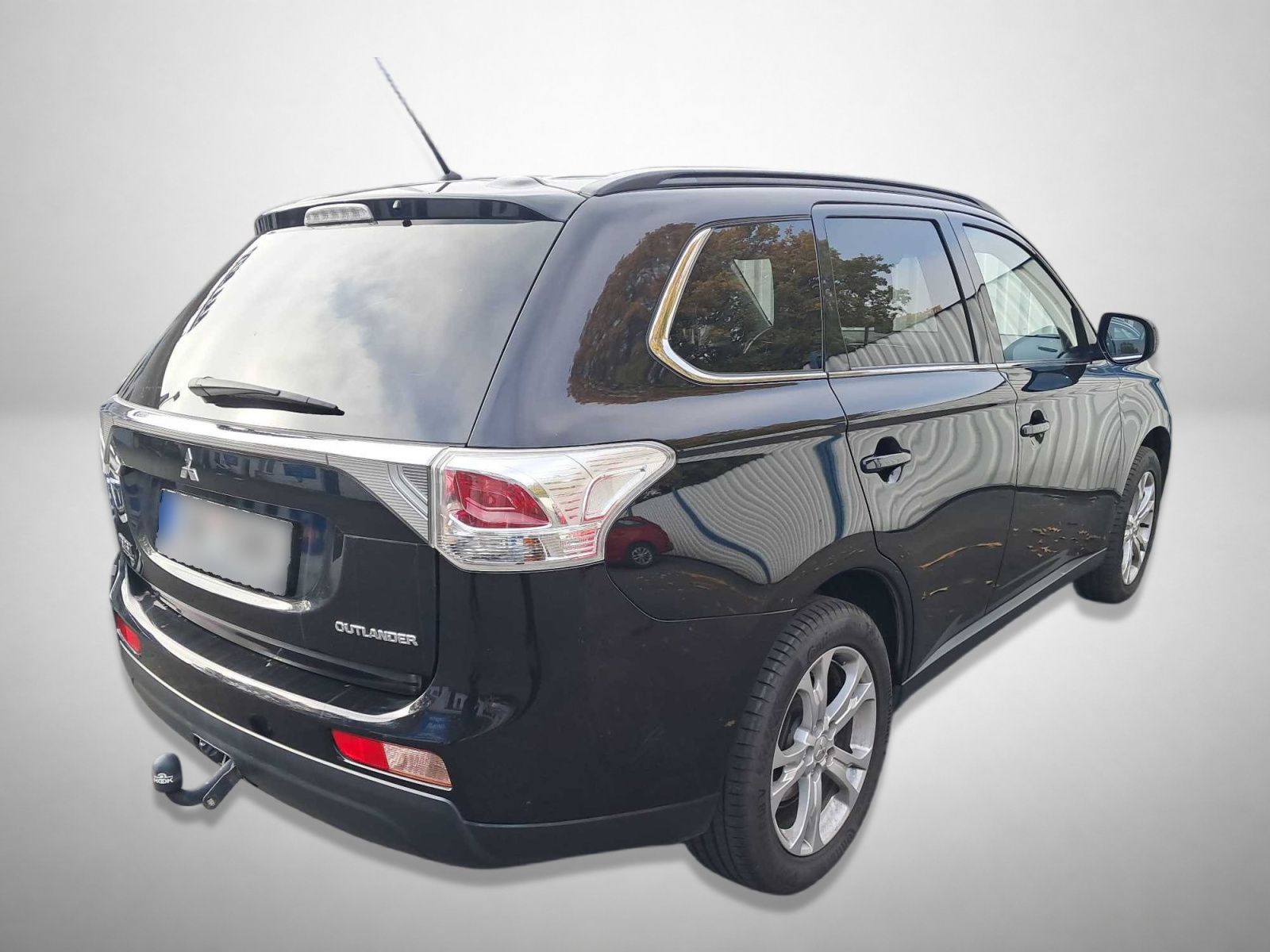Mitsubishi Outlander, 2.2 DI-D, 4X4, 7 míst, ČR - fotka 2