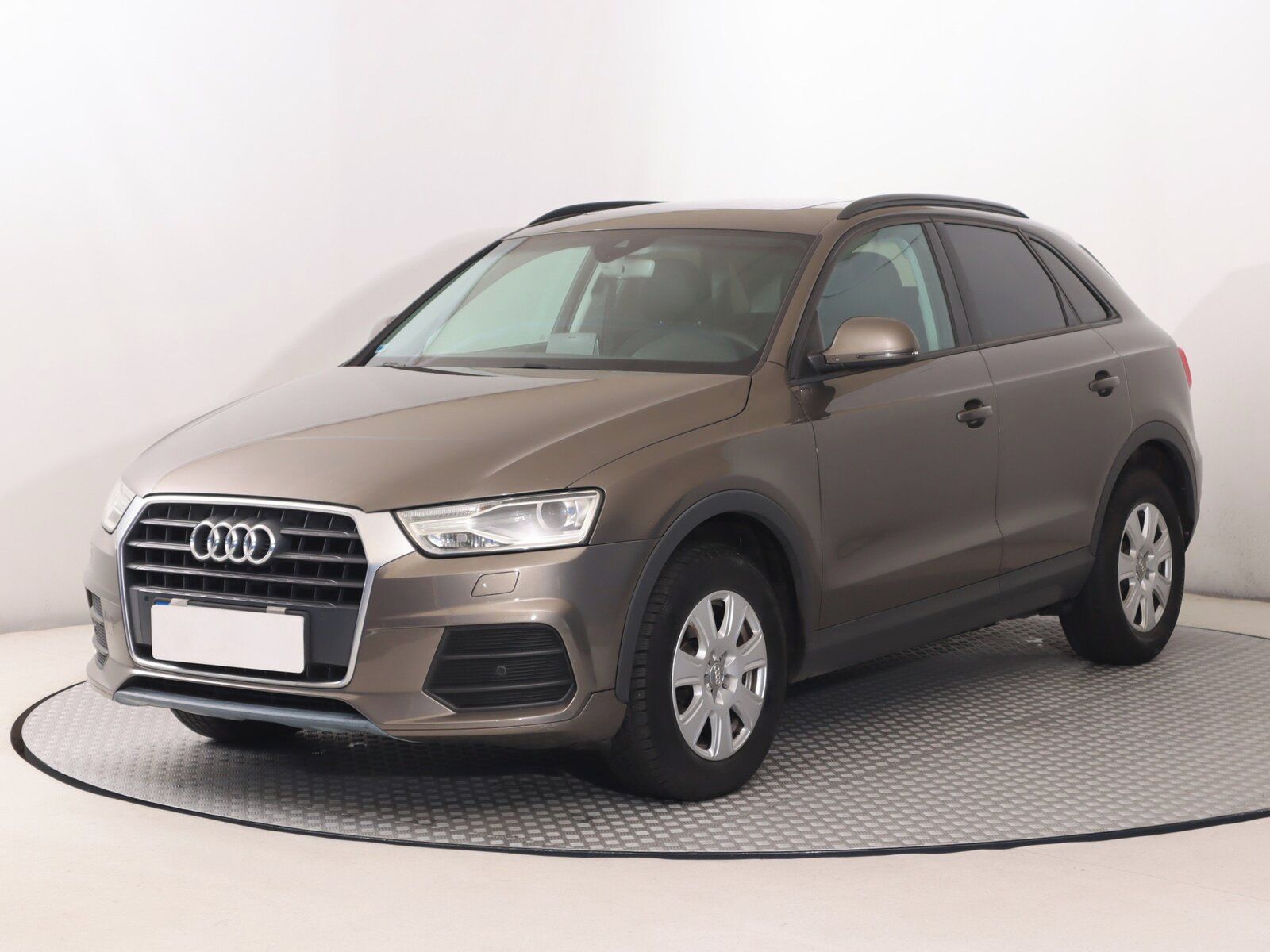 Audi Q3, 2.0 TDI, Automat, Serv.kniha - fotka 2