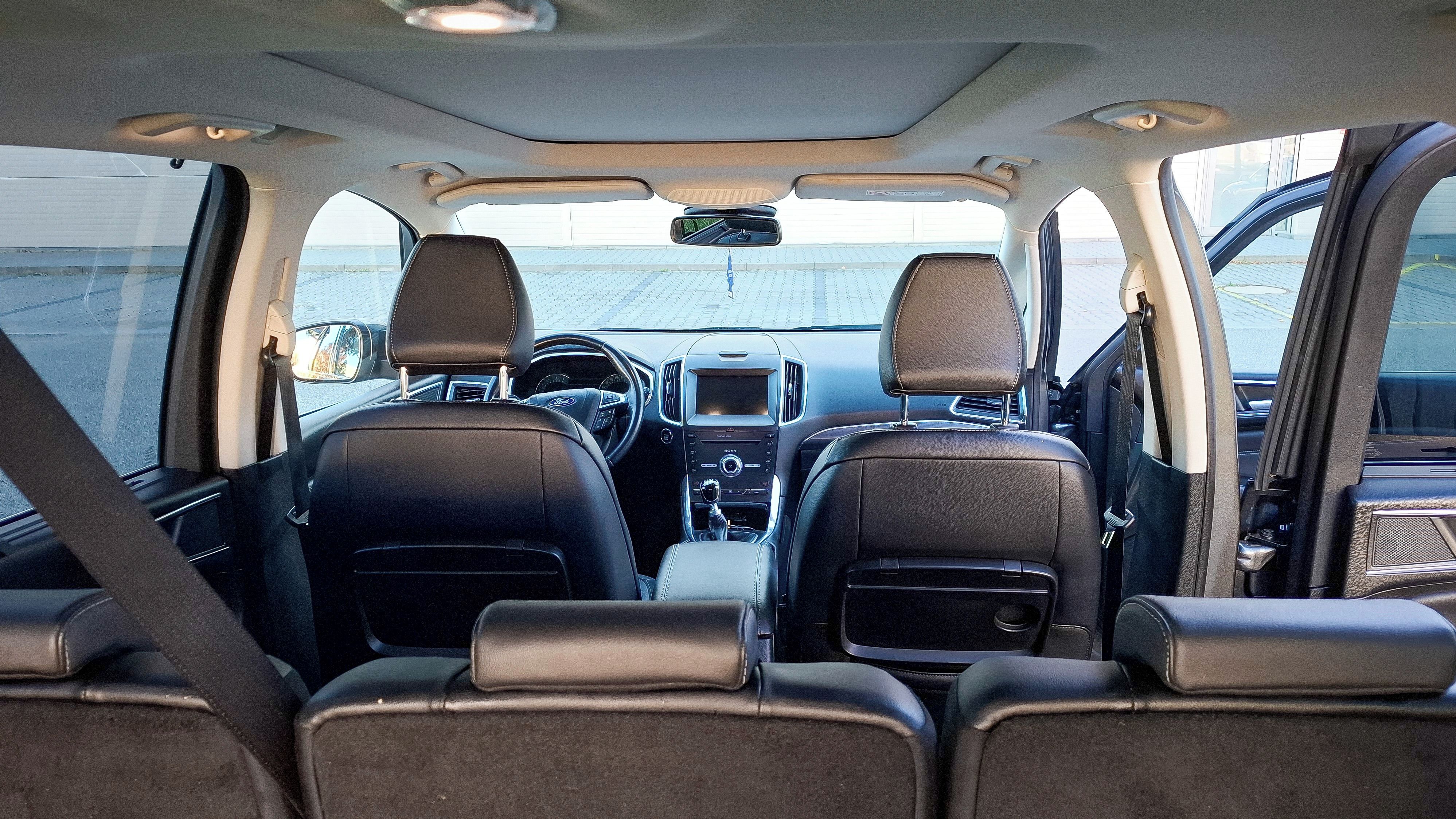 Ford Galaxy, Titanium s úžasnou výbavou - fotka 2