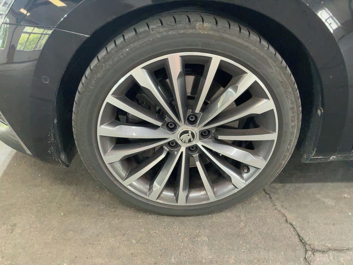 Škoda Superb, 2.0 TSI L&K 4x4 - fotka 3