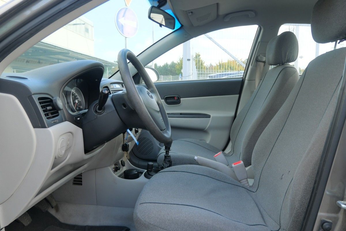 Hyundai Accent, 1.4 16V 71 kW - fotka 5