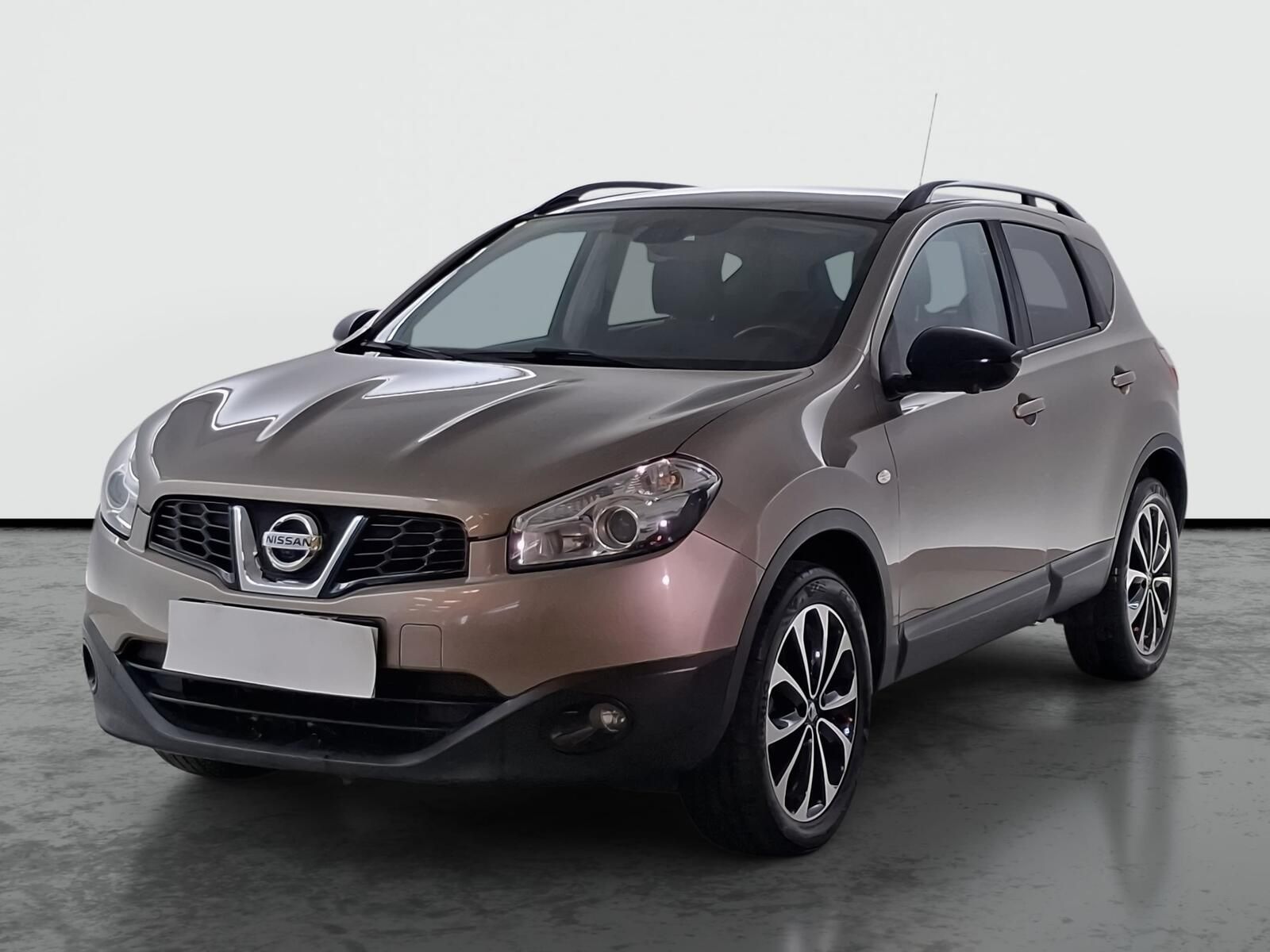 Nissan Qashqai, 1.6, Kožené sedačky, Xenony - fotka 2