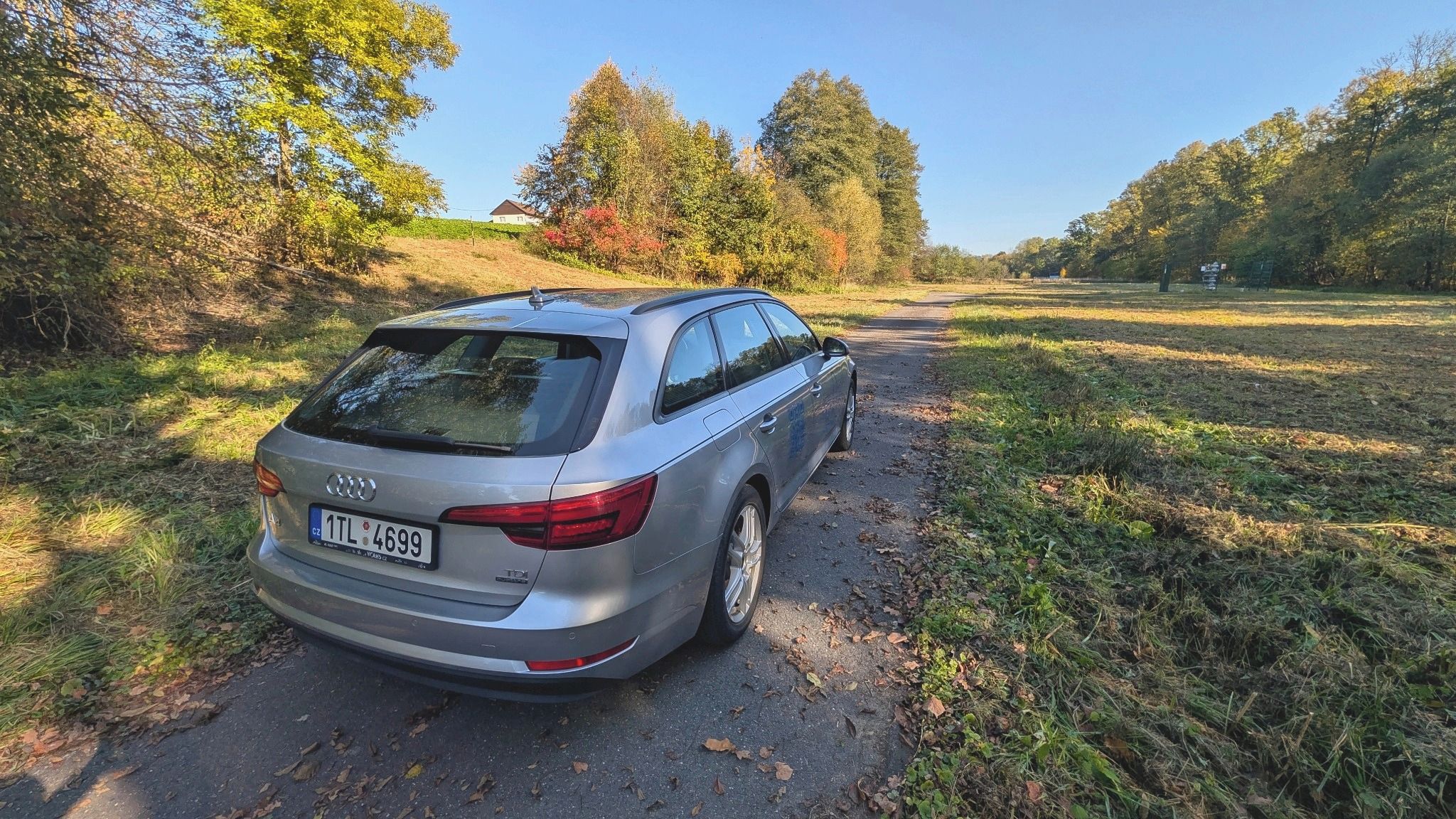 Audi A4 Avant, 1.9 TDI 140 Kw, serviska - fotka 5