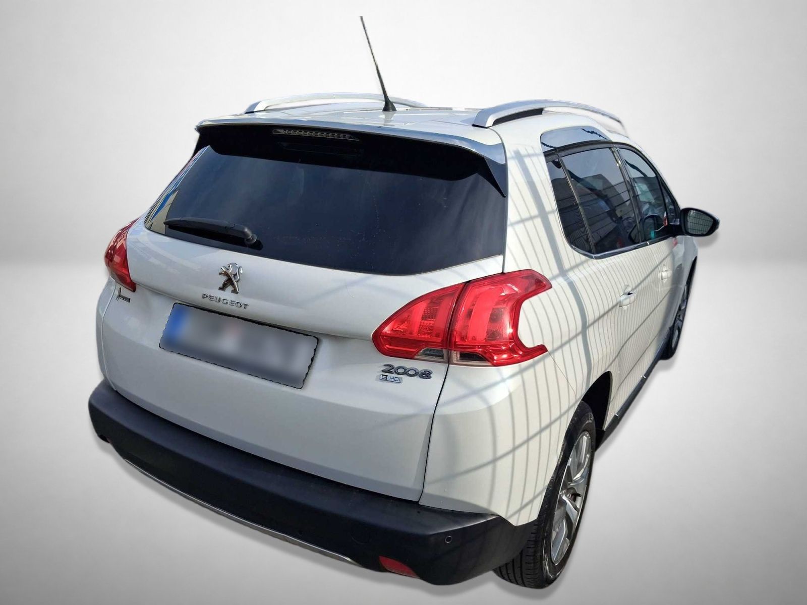 Peugeot 2008, 1.6 e-HDi, Kožené sedačky - fotka 2