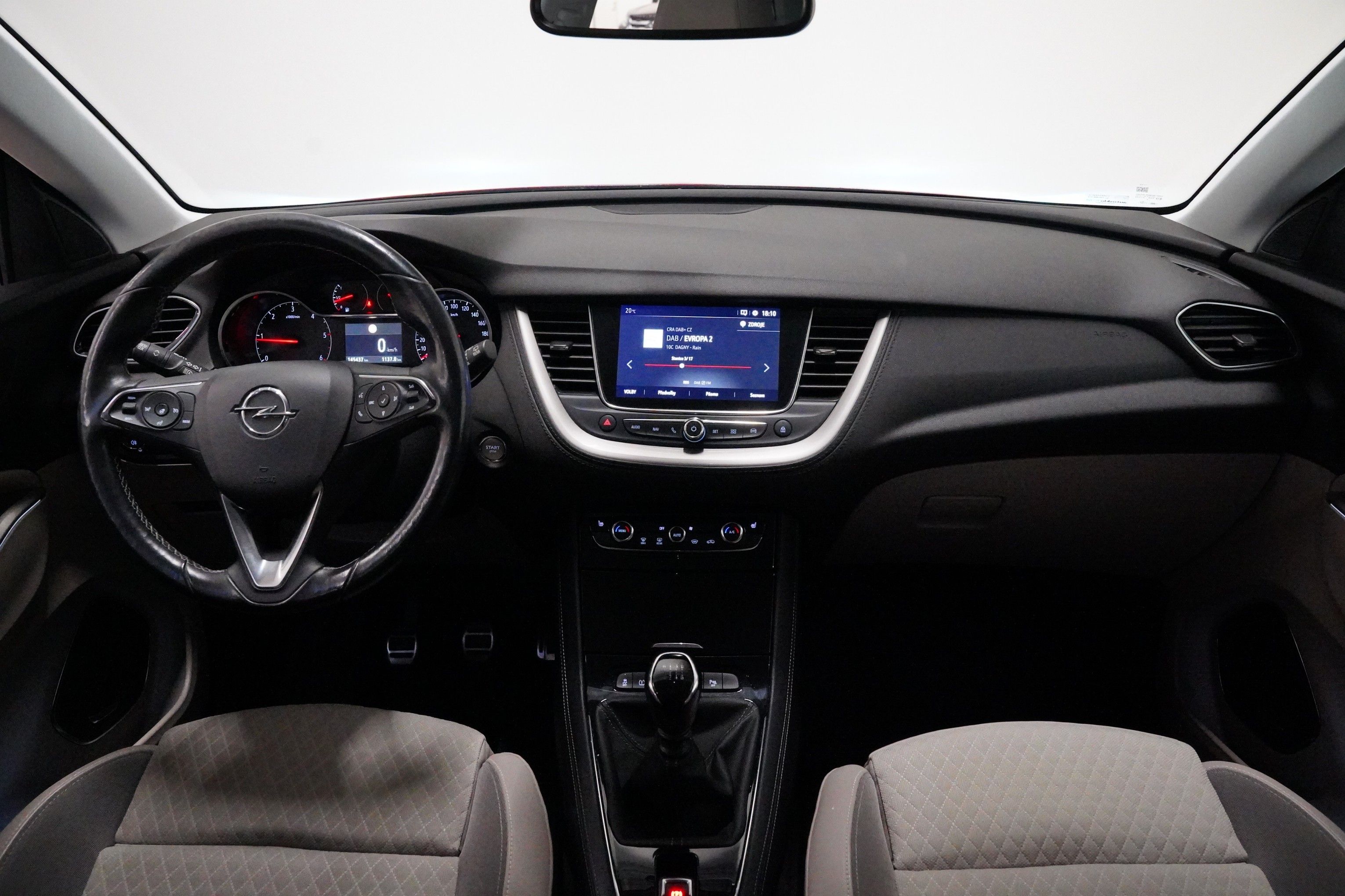 Opel Grandland X, 1.6 CDTI 88 kW - fotka 5