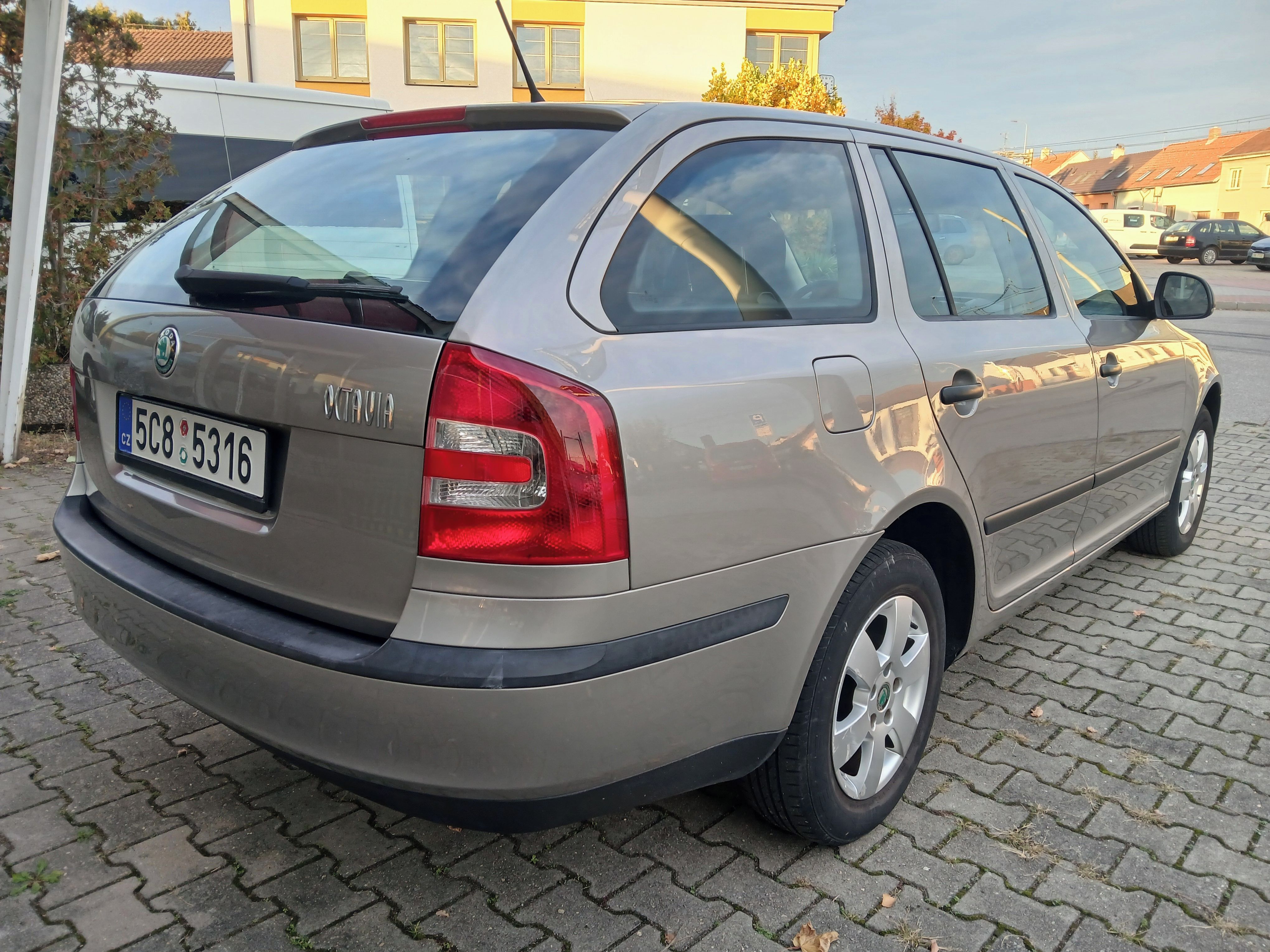 Škoda Octavia, Tour 1.6MPI, 75kW, 1.maj. - fotka 5