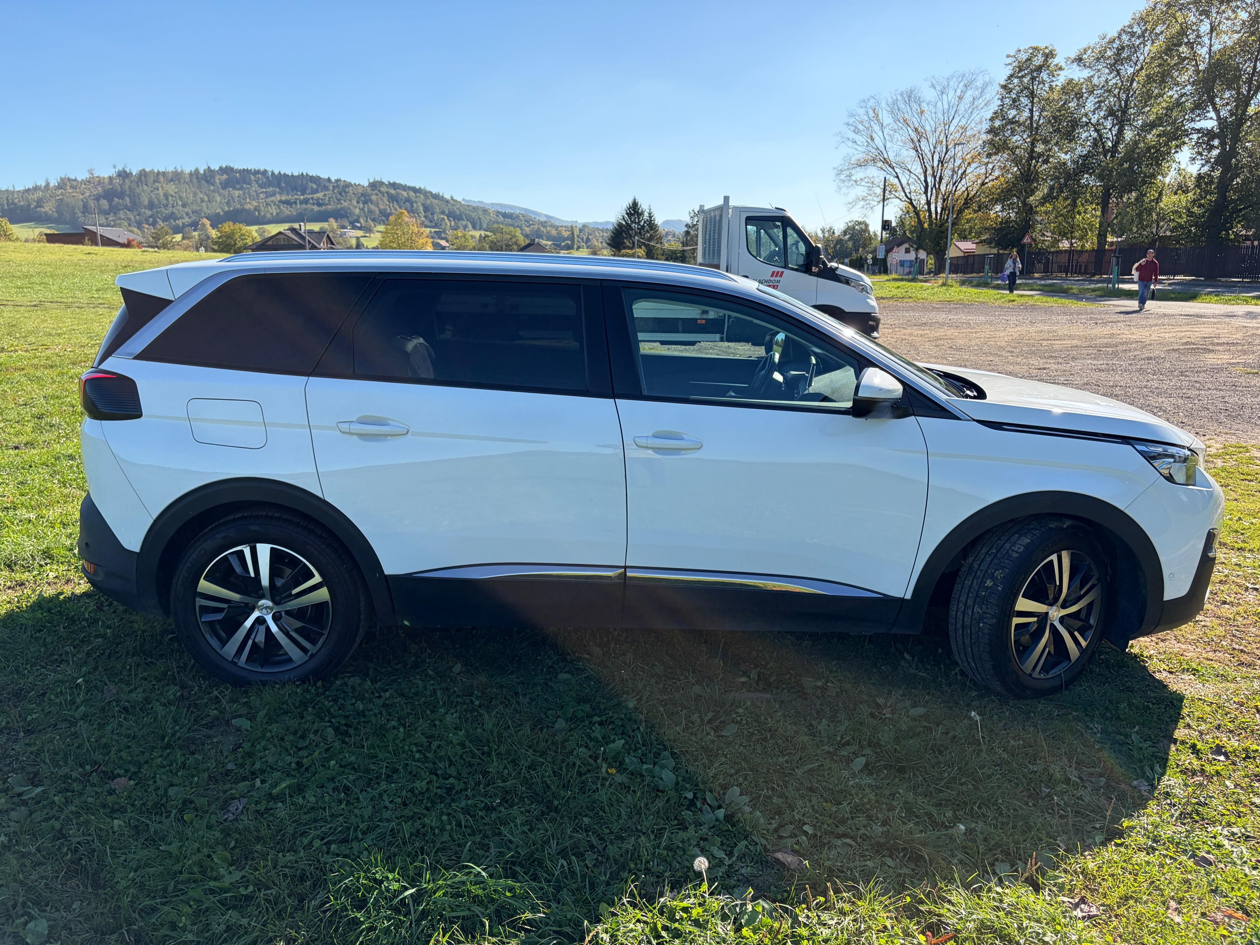 Peugeot 5008, Peugeot 5008 1.5 Allure - fotka 5