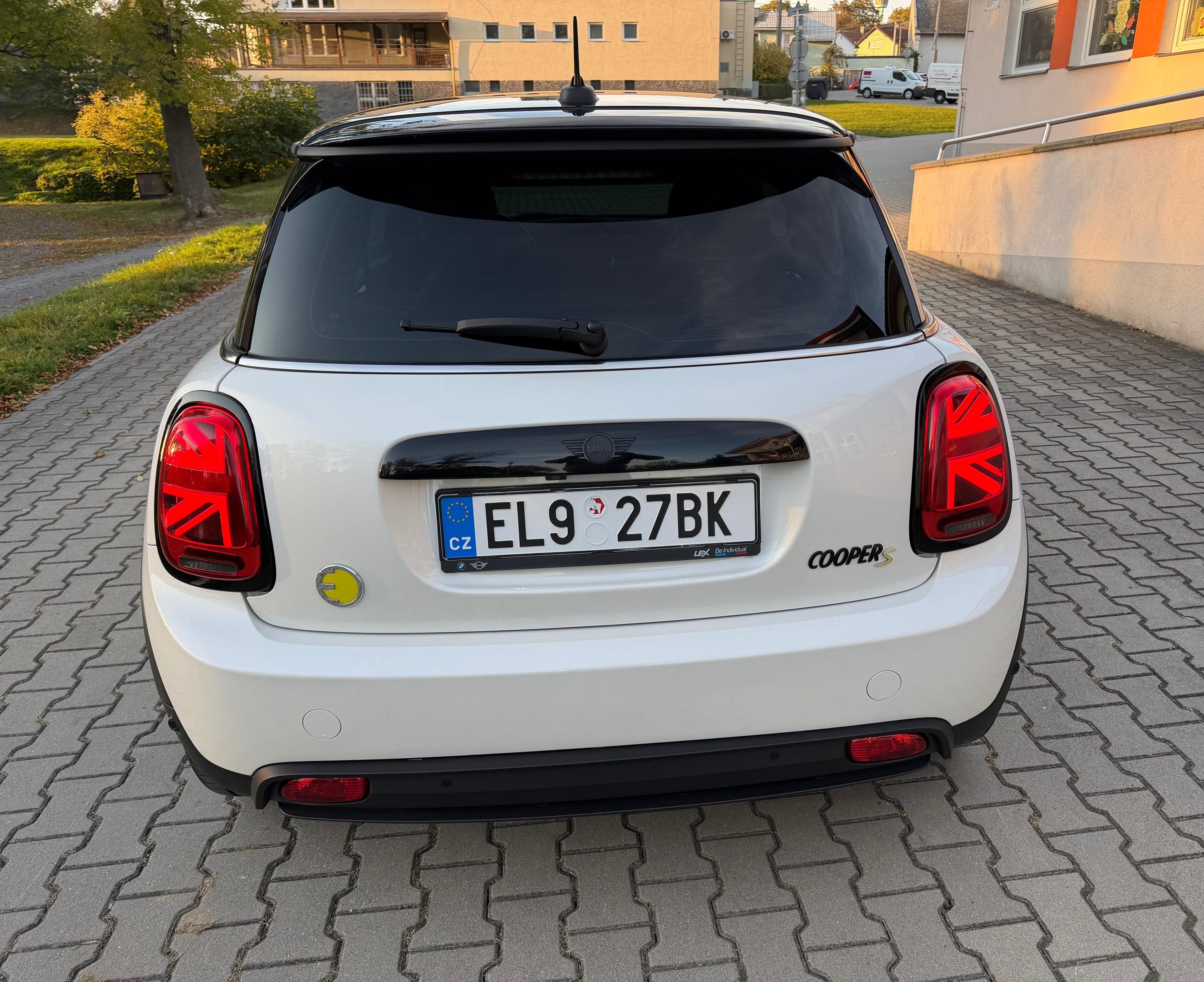 Mini Cooper S, Mini Cooper SE elektro - fotka 5