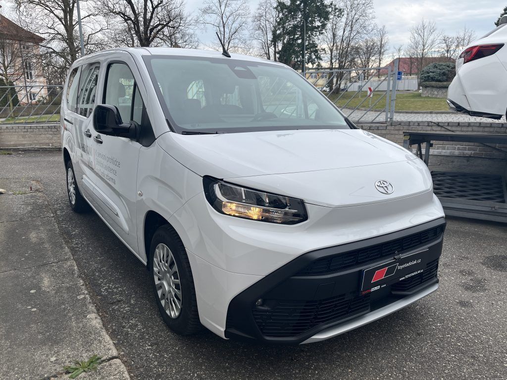 Toyota Proace City Verso, 1.5 D 100 MT Business - fotka 3