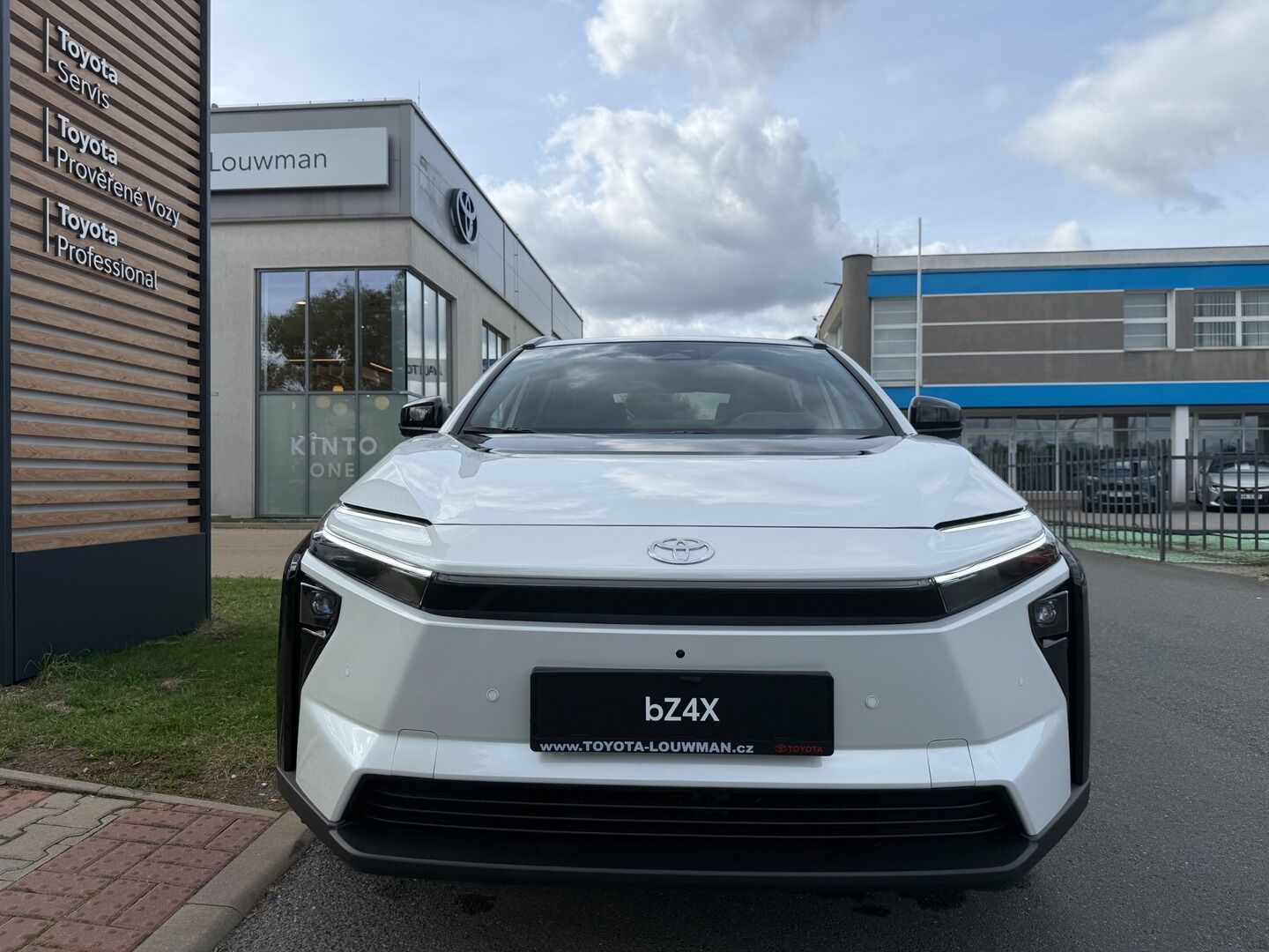 Toyota bZ4X, Executive 73.1 kWh - fotka 2