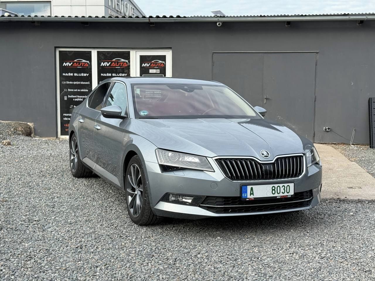 Škoda Superb, ŠKODA SUPERB 3 L&K - fotka 3