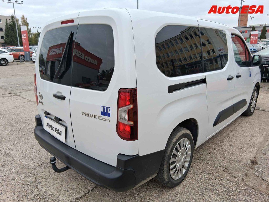 Toyota Proace City Verso, 1.2 PureTech,1.maj,ČR - fotka 2