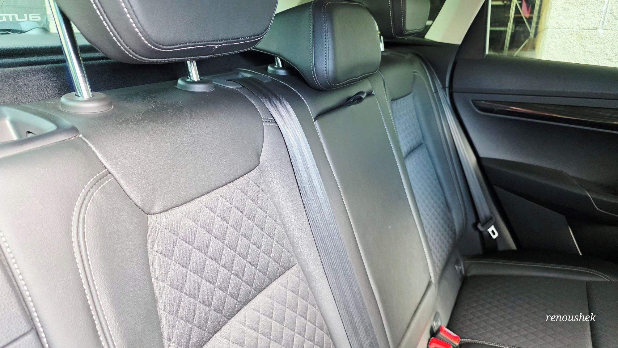 Škoda Karoq, 2,0 TDI 140KW servisováno - fotka 6