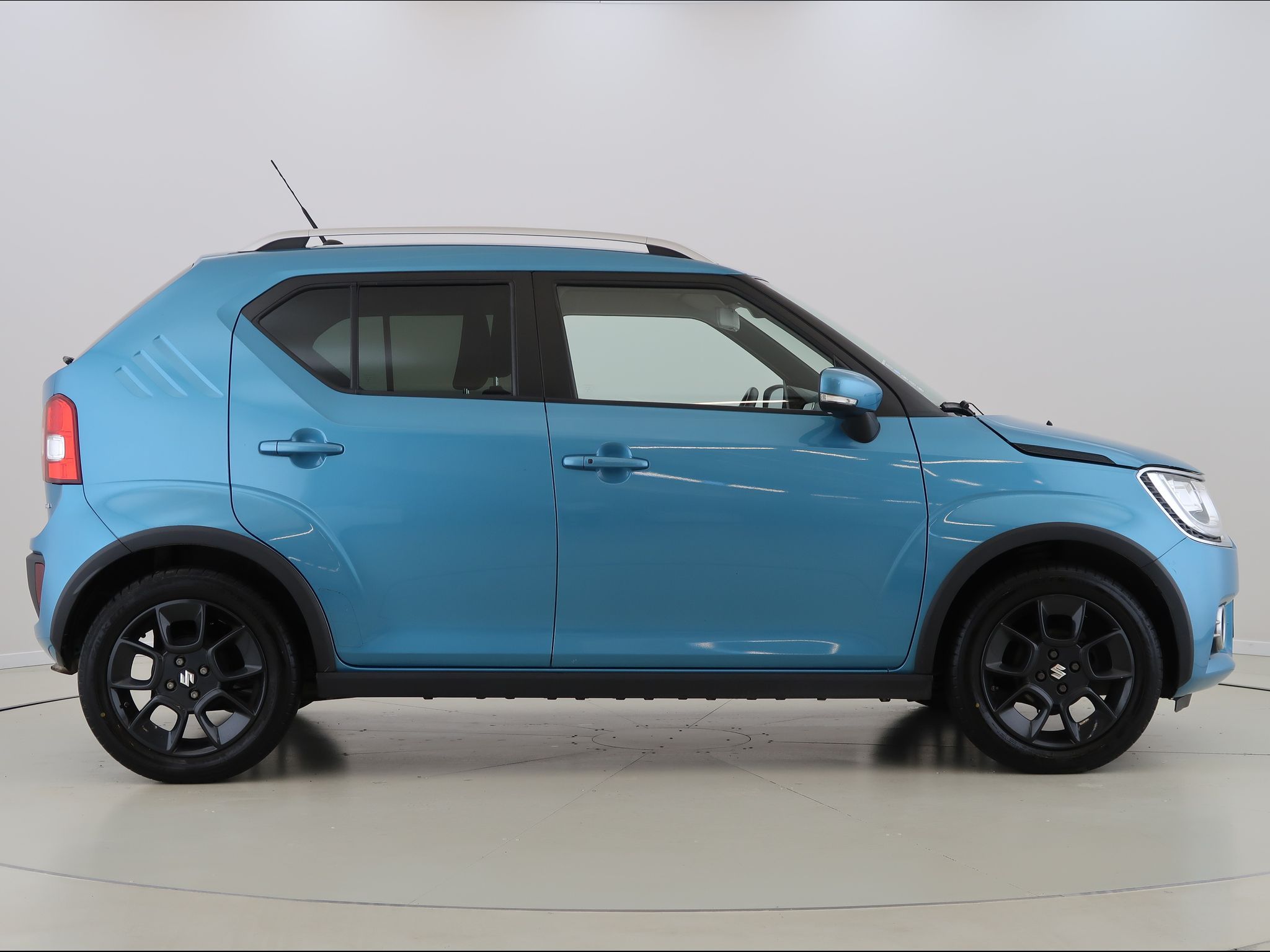Suzuki Ignis, 1.2,66KW,4x4,Kamera,Navi,CZ - fotka 4