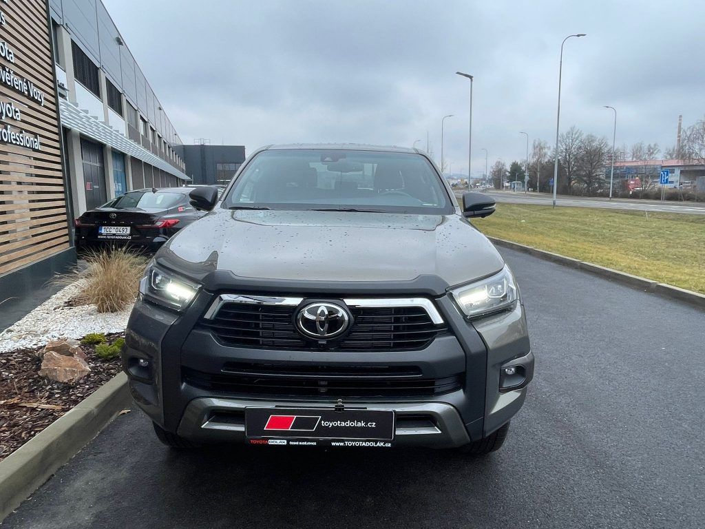 Toyota Hilux, 2.8 D-4D automat Invincible - fotka 5