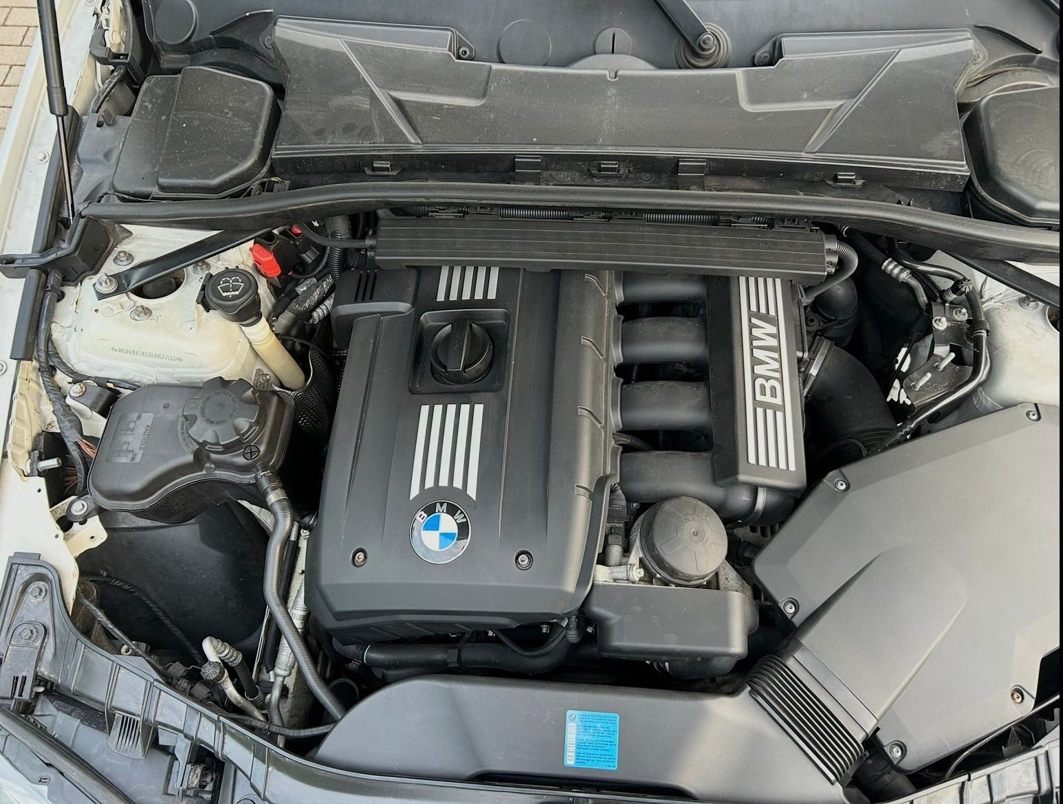 BMW Řada 1, Prodám BMW 130i / 265 PS /2008 - fotka 4