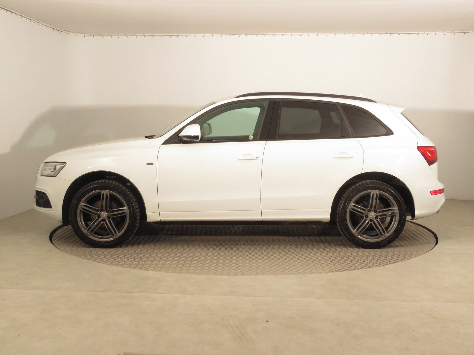 Audi Q5, 2.0 TDI, S line, 4X4, Automat - fotka 3