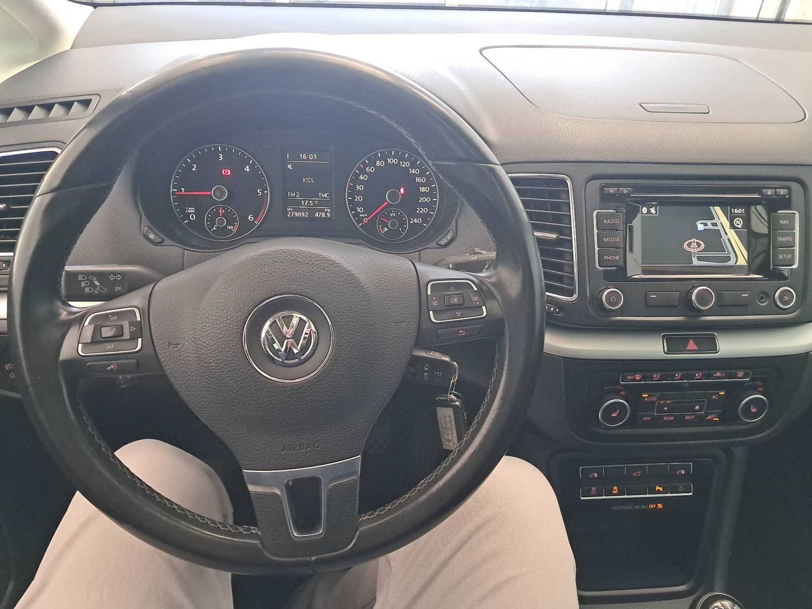 Volkswagen Sharan, 2.0 TDI, 7 míst, Navi, Xenony - fotka 3
