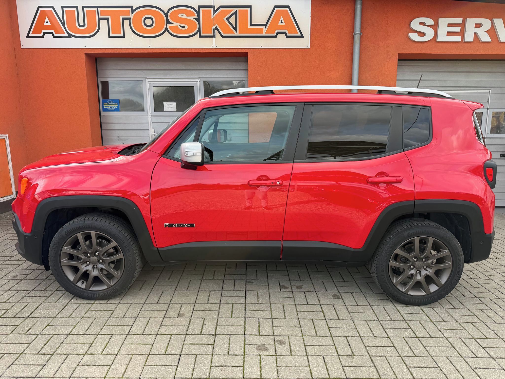 Jeep Renegade, 2.0 125KW M-JET 4x4 AUTOMAT - fotka 3