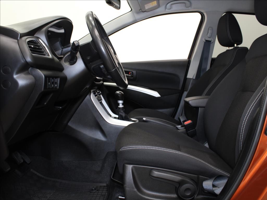 Suzuki SX4 S-Cross, 1,4 Boostjet 4x4 1.maj.ČR - fotka 6