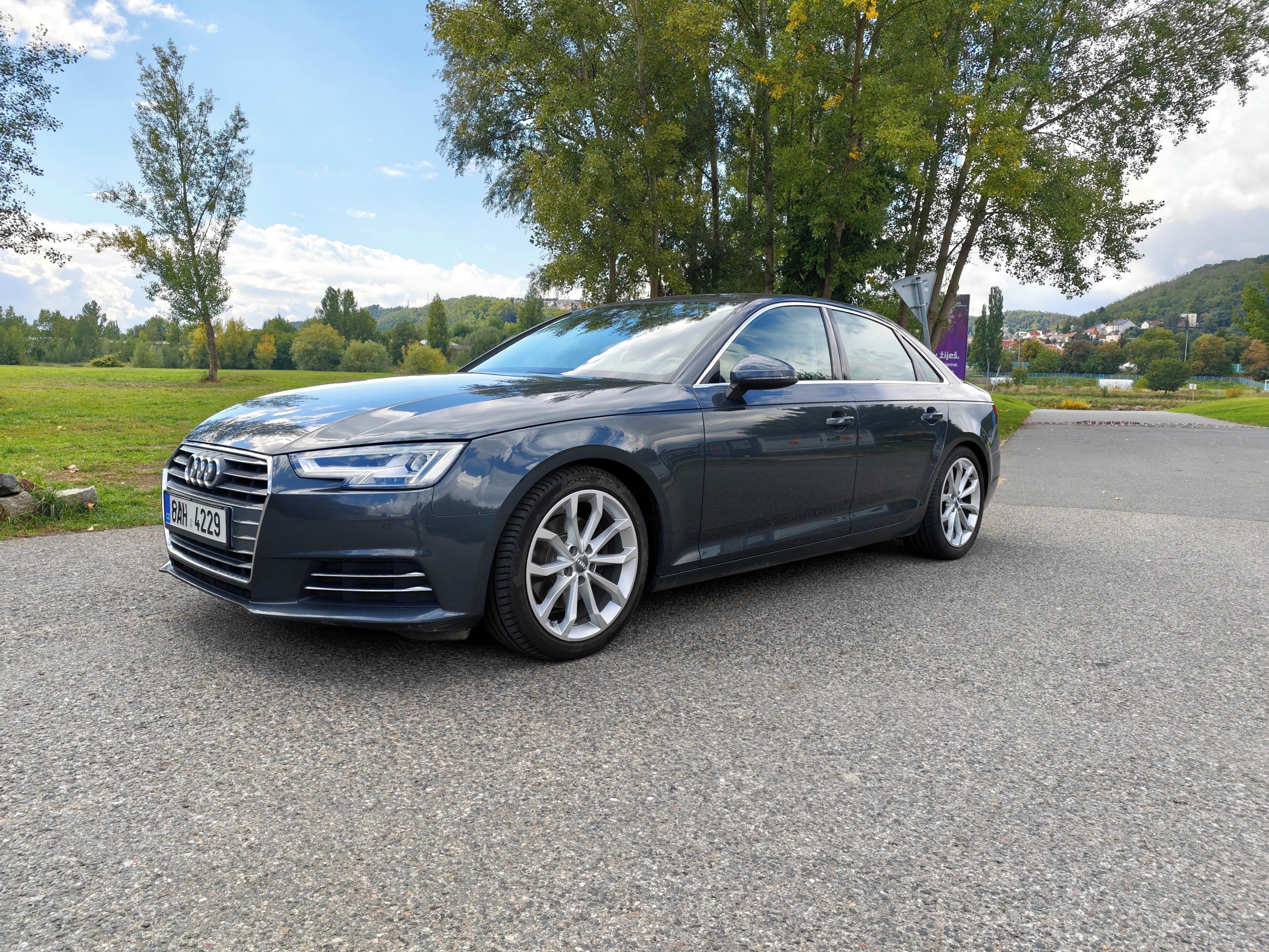 Audi A4, 2,0 TDI 110kW Sedan - B9