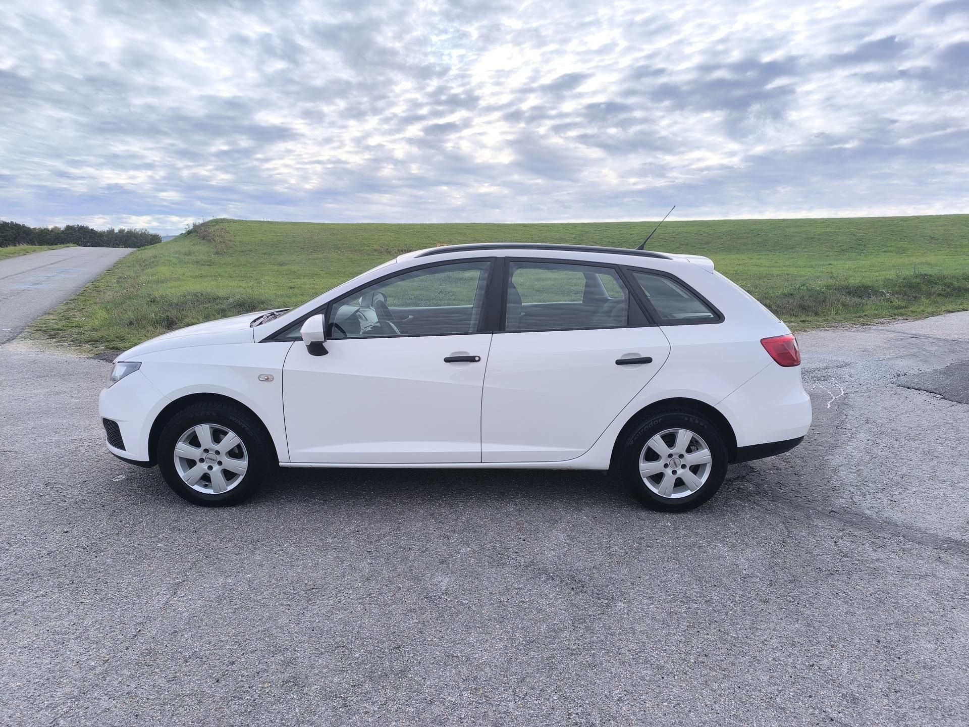 Seat Ibiza, 1.2 DOLOŽENÉ KM, 1.MAJITEL - fotka 4
