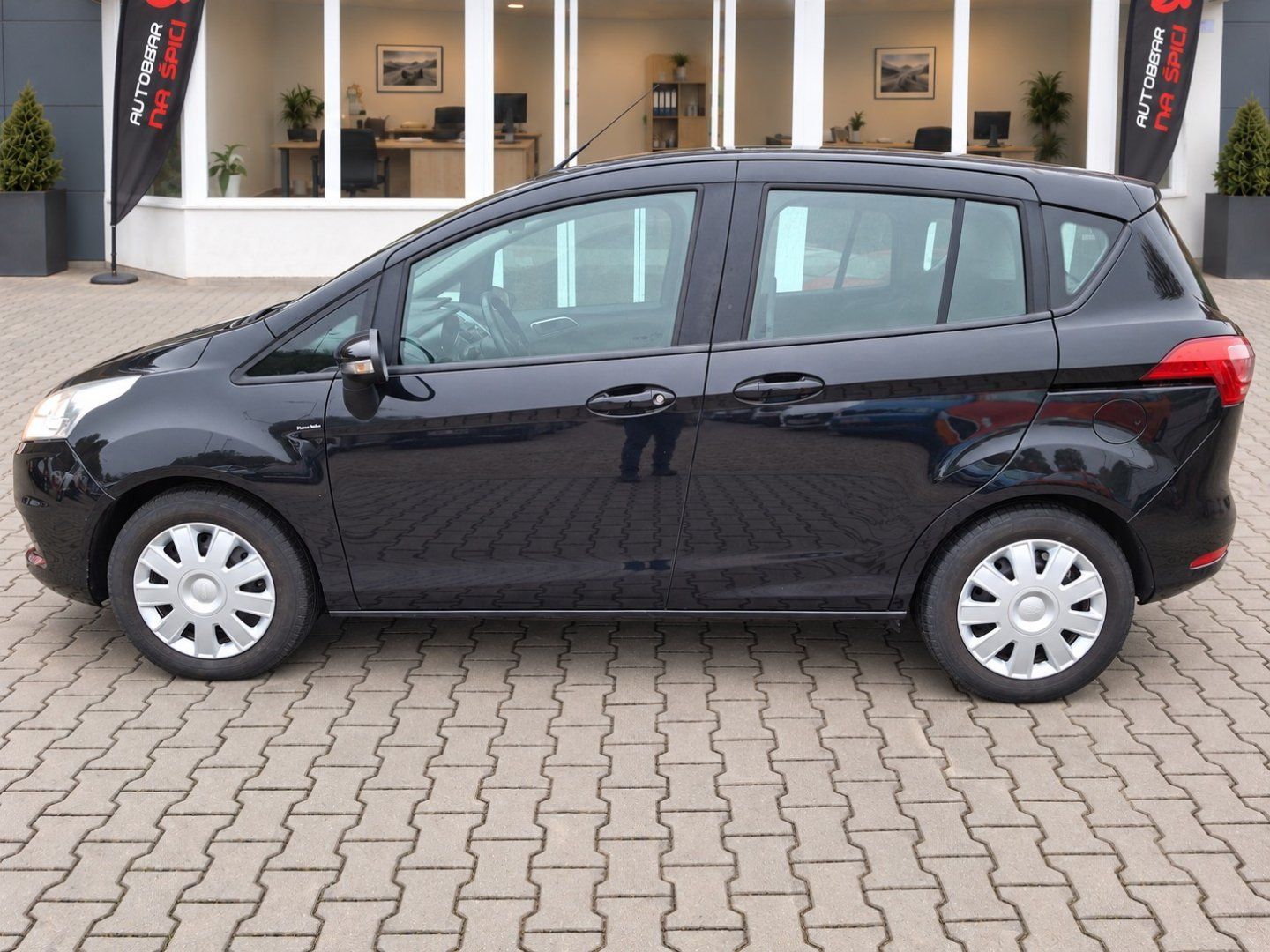 Ford B-MAX, 1.0i 74kW E-BOOST - fotka 5