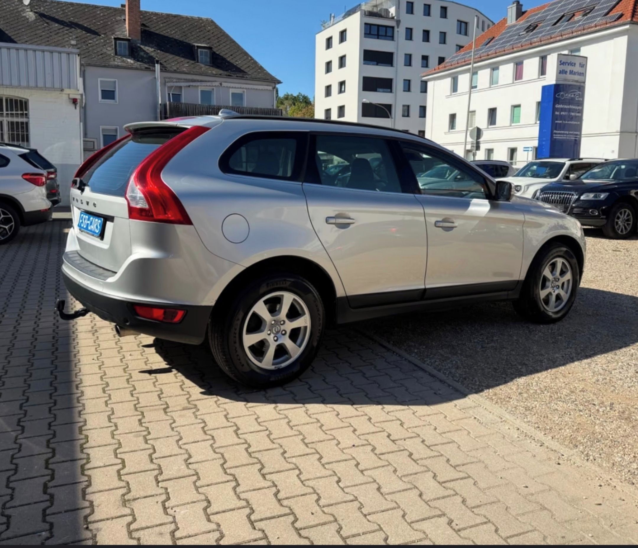 Volvo XC60, 2,4D 120kW 4x4 Summum - fotka 4