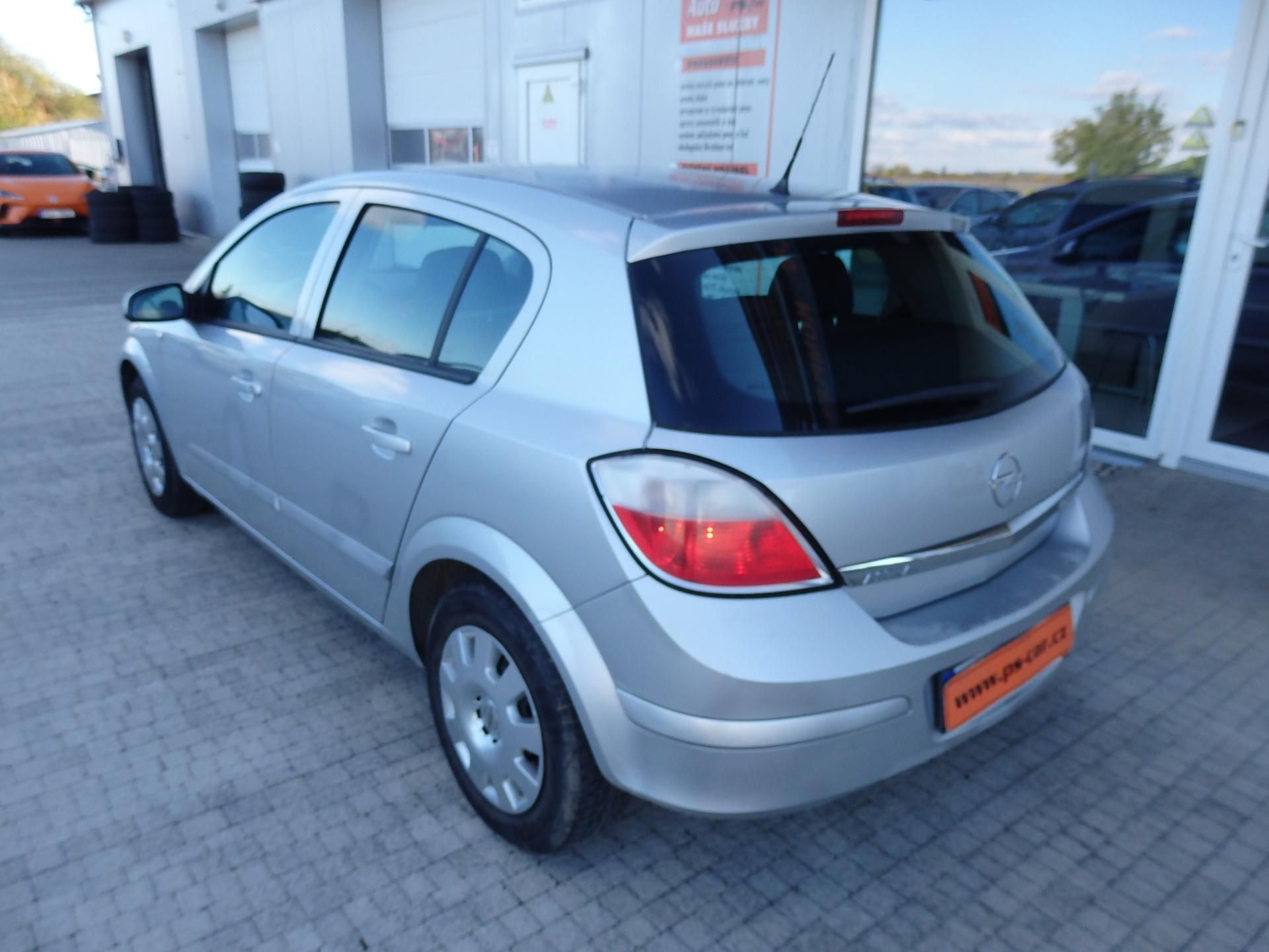 Opel Astra, 1.6i 77 kW DIGI. KLIMA - fotka 5