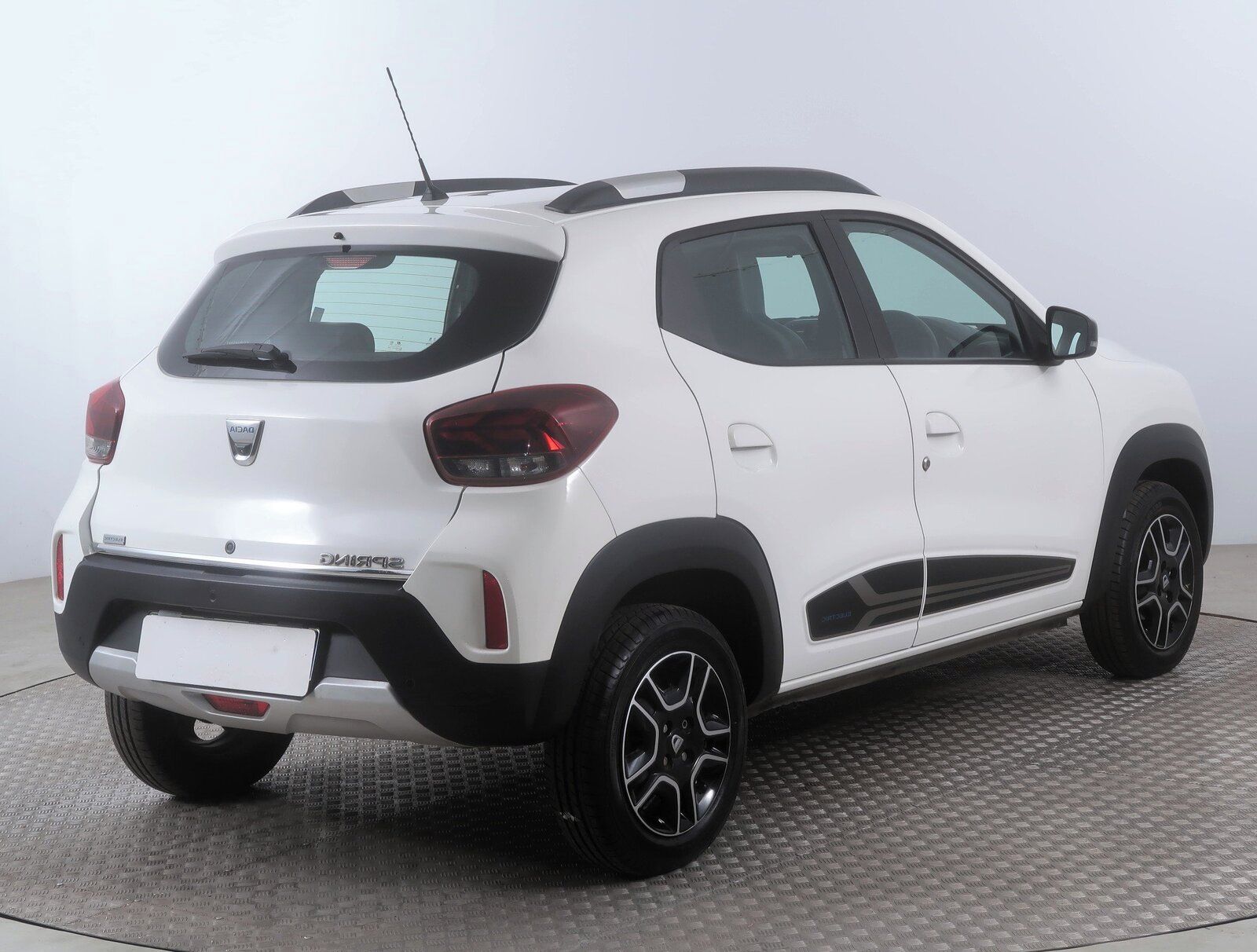 Dacia Spring, Electric 45 (27 kWh), Automat - fotka 5