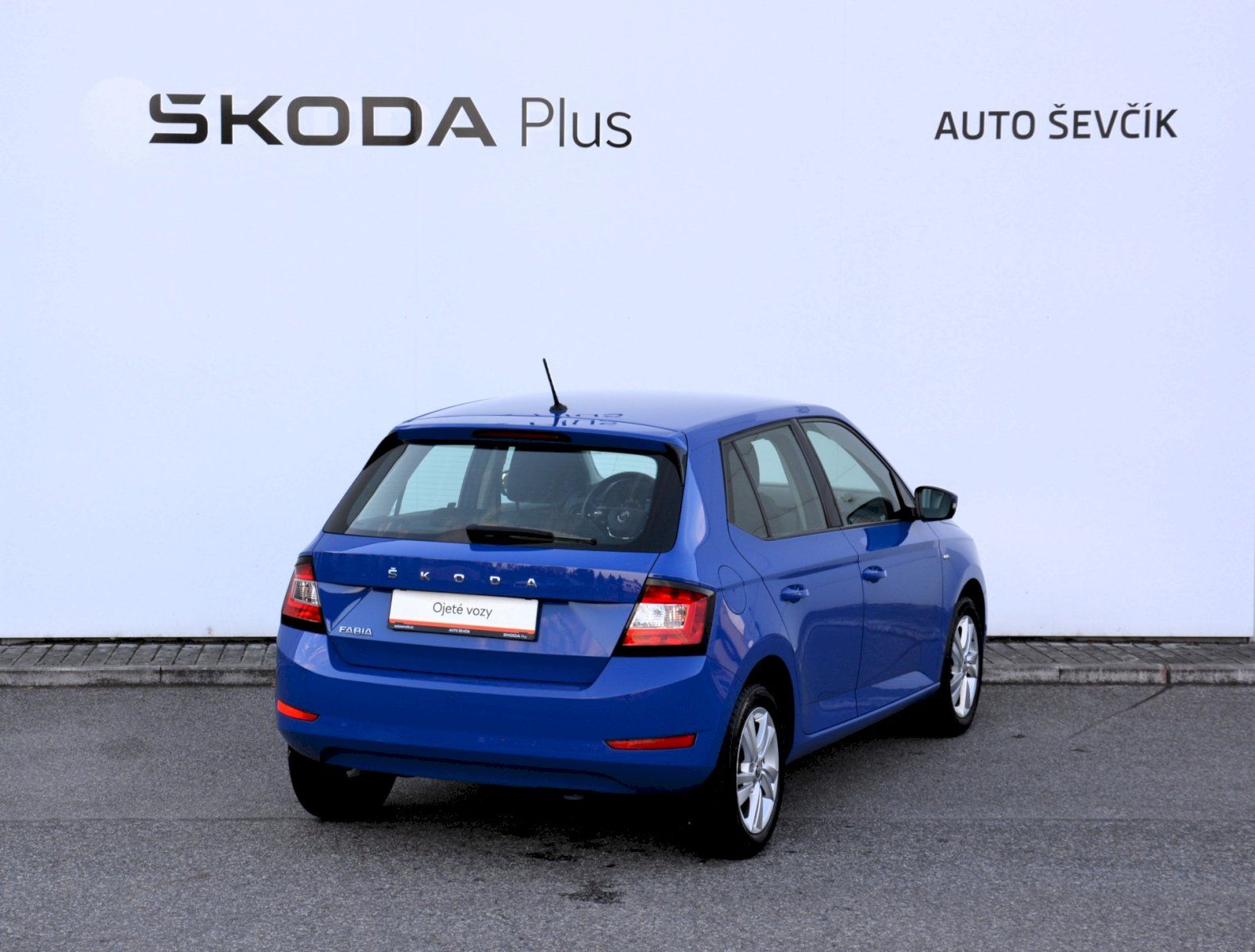 Škoda Fabia, 1.0 MPI 44 KW Ambition PLUS 12 - fotka 2