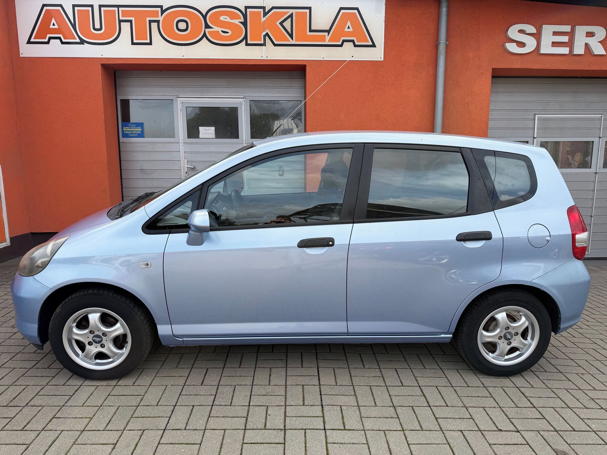 Honda Jazz, 1.3i 63KW 2.maj.,nová TK - fotka 3
