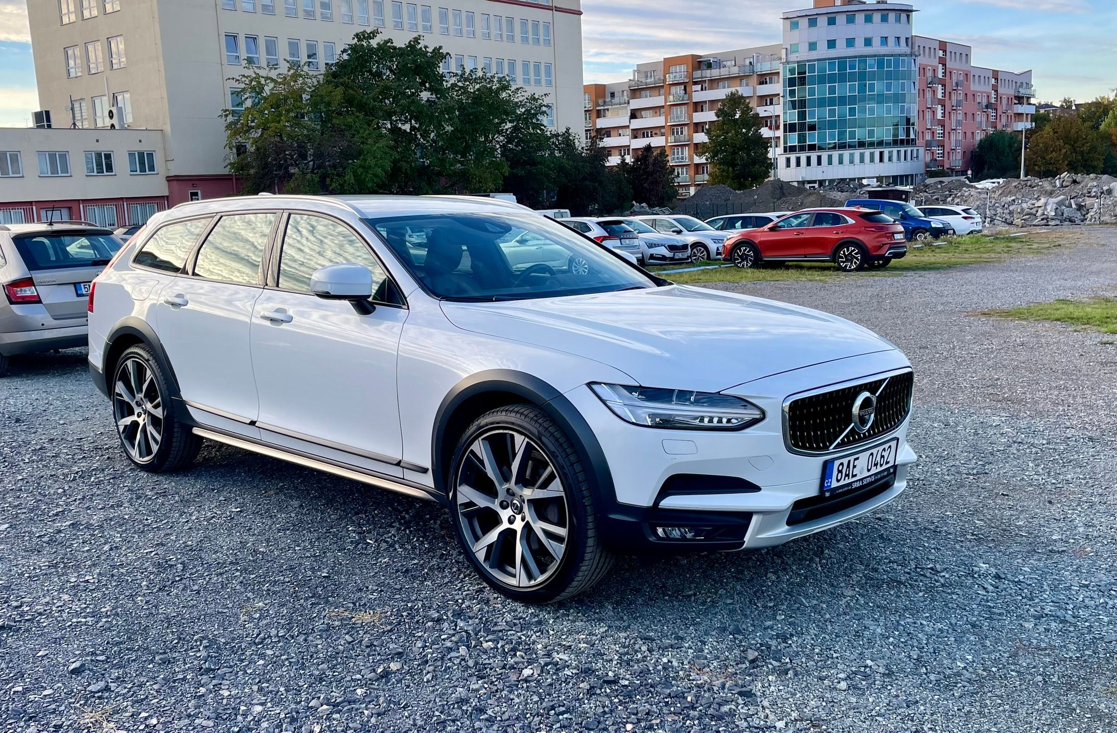 Volvo V90, CC 2.0  173 kW  bílá metal - fotka 2