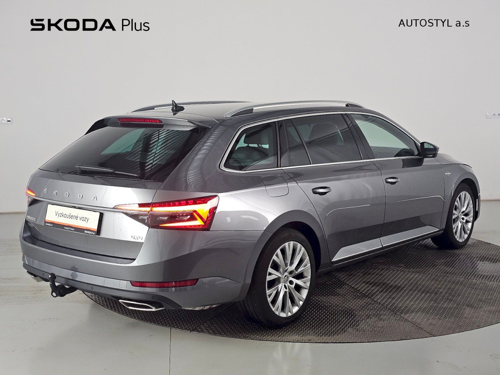 Škoda Superb, COMBI 2.0TSI 206kW 4X4 Laurin - fotka 2