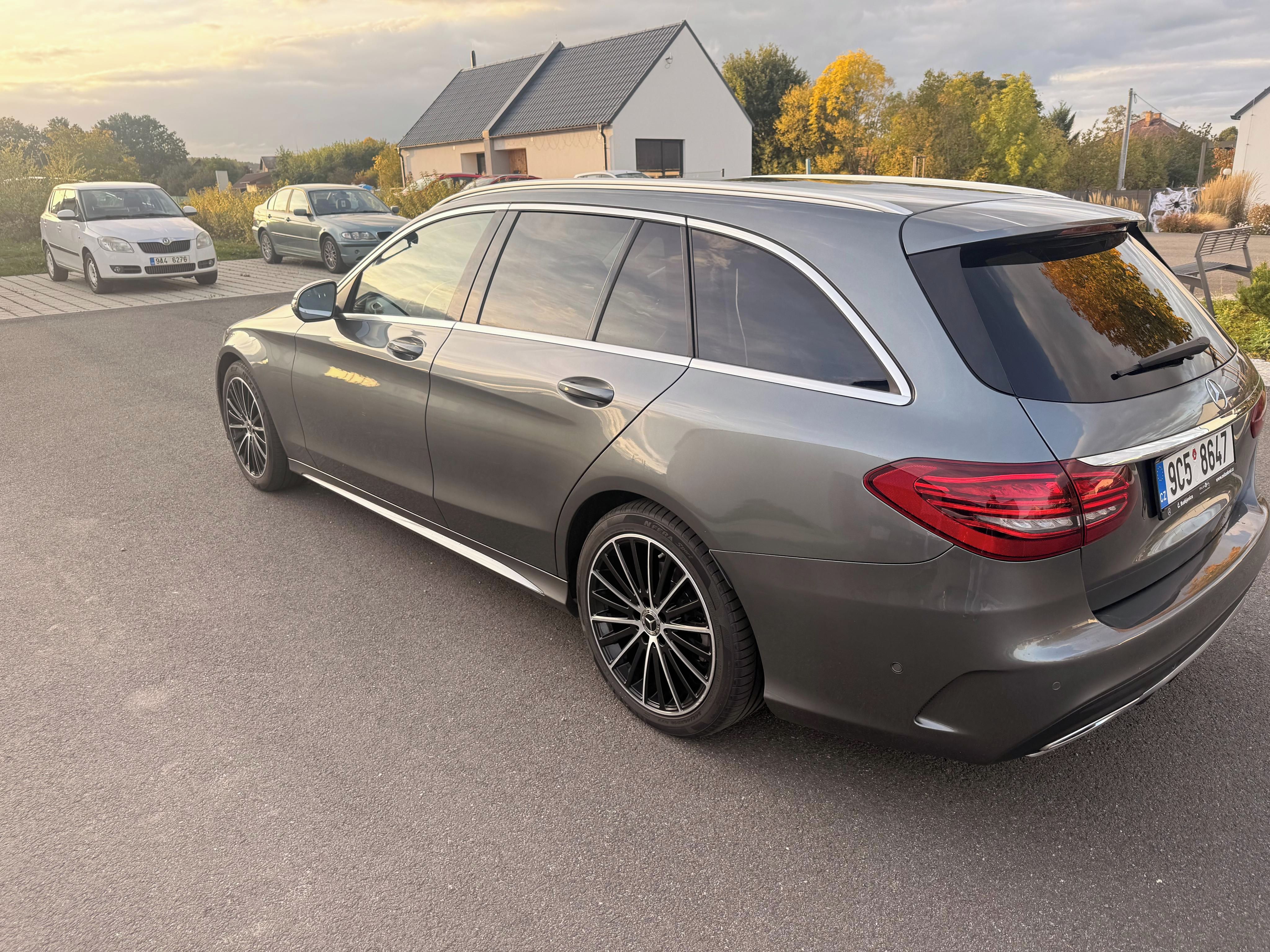 Mercedes-Benz Třídy C, 220D 4MATIC - fotka 6